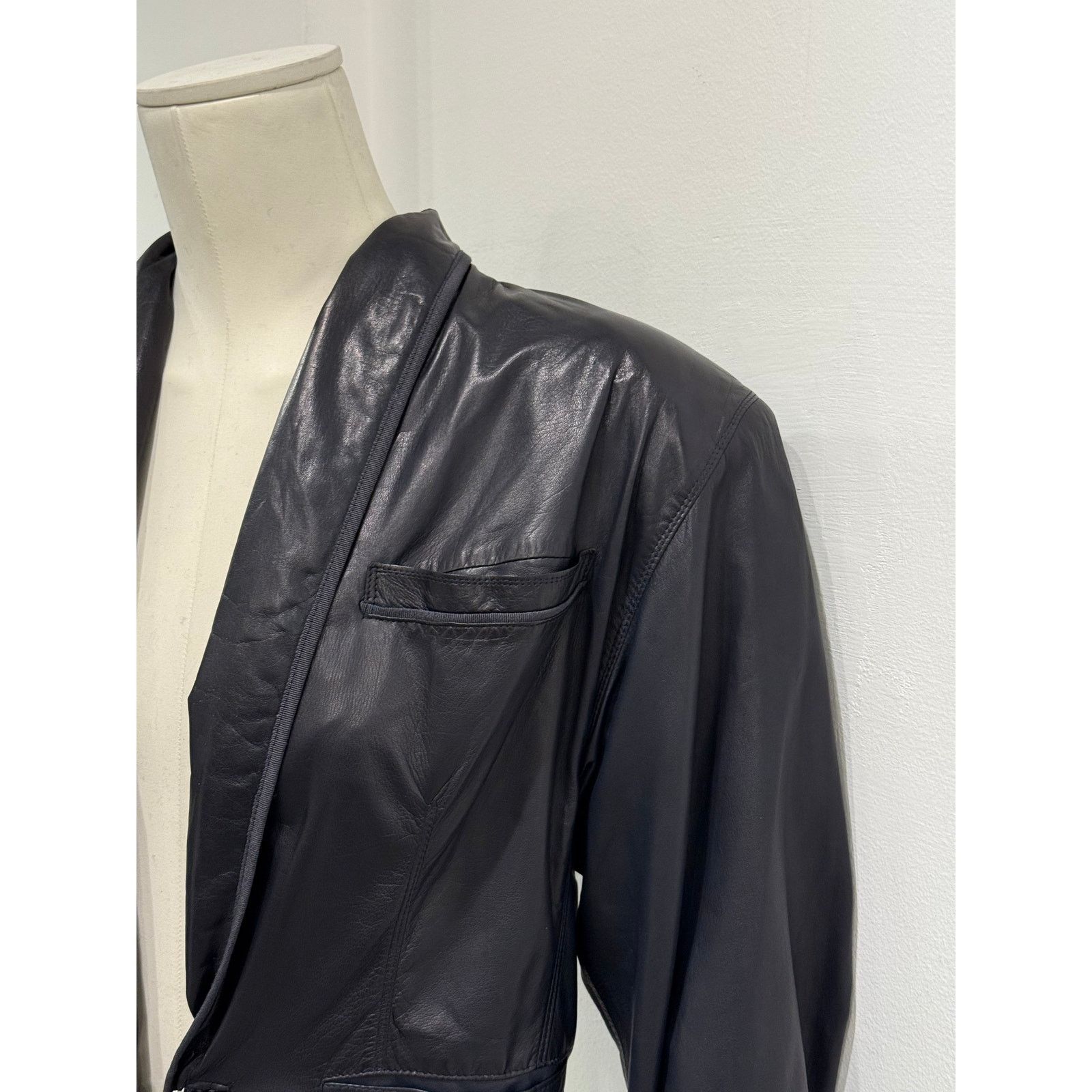 Versace 1980s Gianni Versace suspended shoulders leather jacket Size S / US 4 / IT 40 - 6 Thumbnail