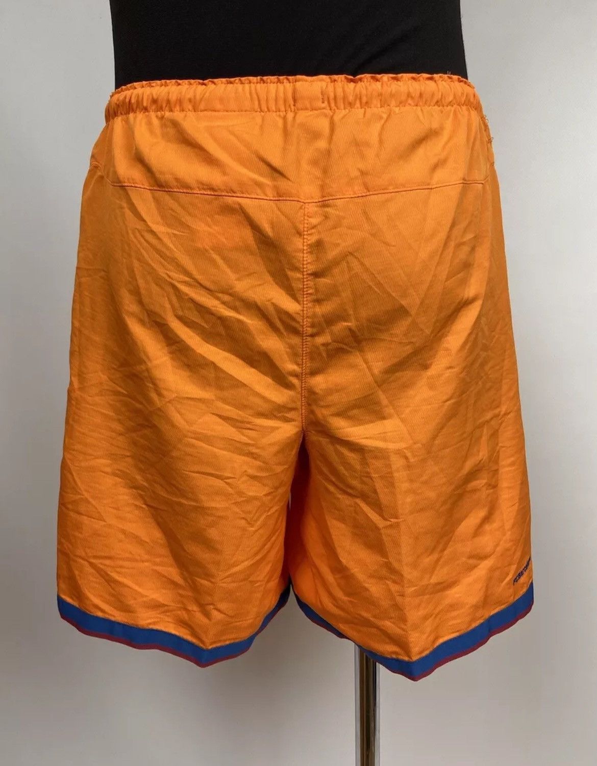 Vintage Nike FC Barcelona Shorts Away Size L Size US 33 - 2 Thumbnail