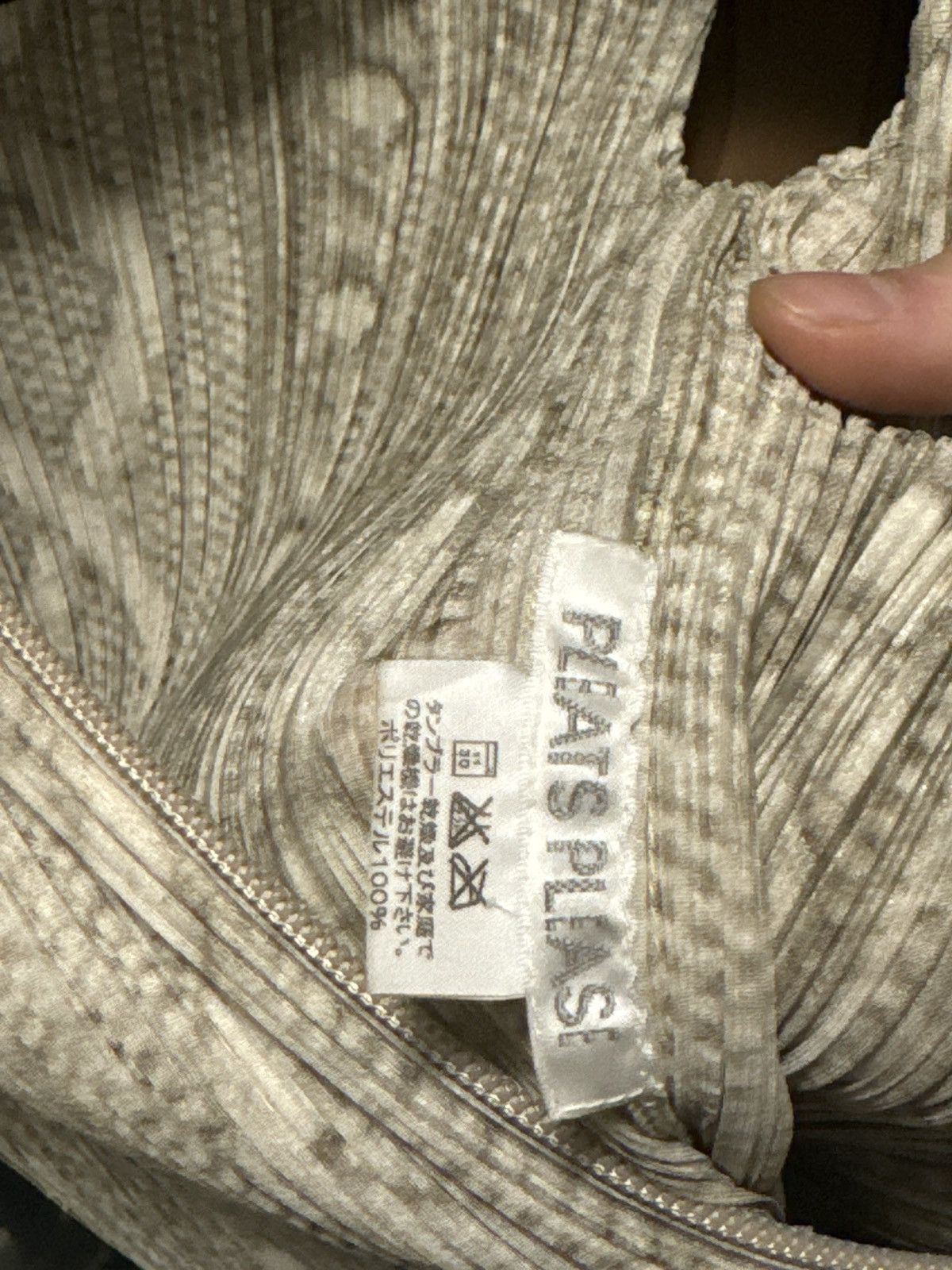 Issey Miyake × Pleats Please Issey Miyake Pleats Please FW 2010 Trompe-Loeil Cable Knit Tank Size M / US 6-8 / IT 42-44 - 7 Thumbnail