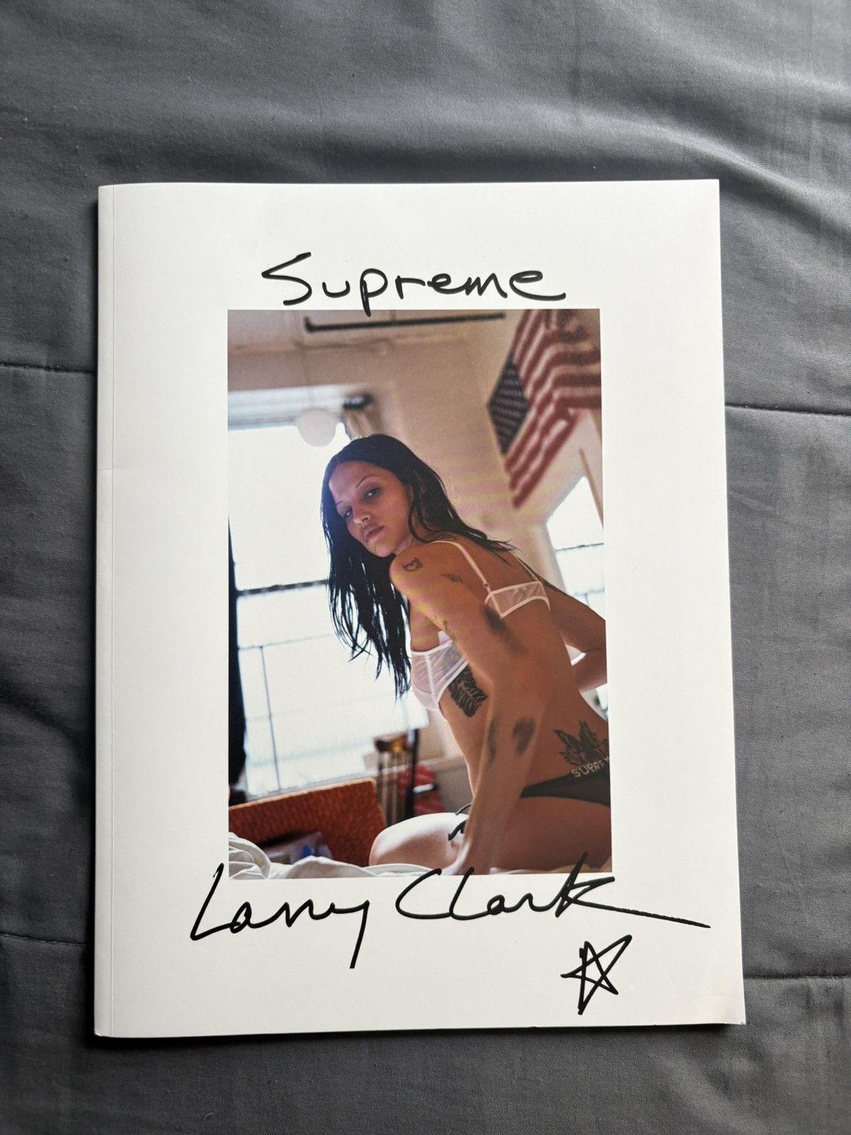 Sneeze Magazine × Supreme Sneeze Magazine issue 15 w/ Kate Moss
