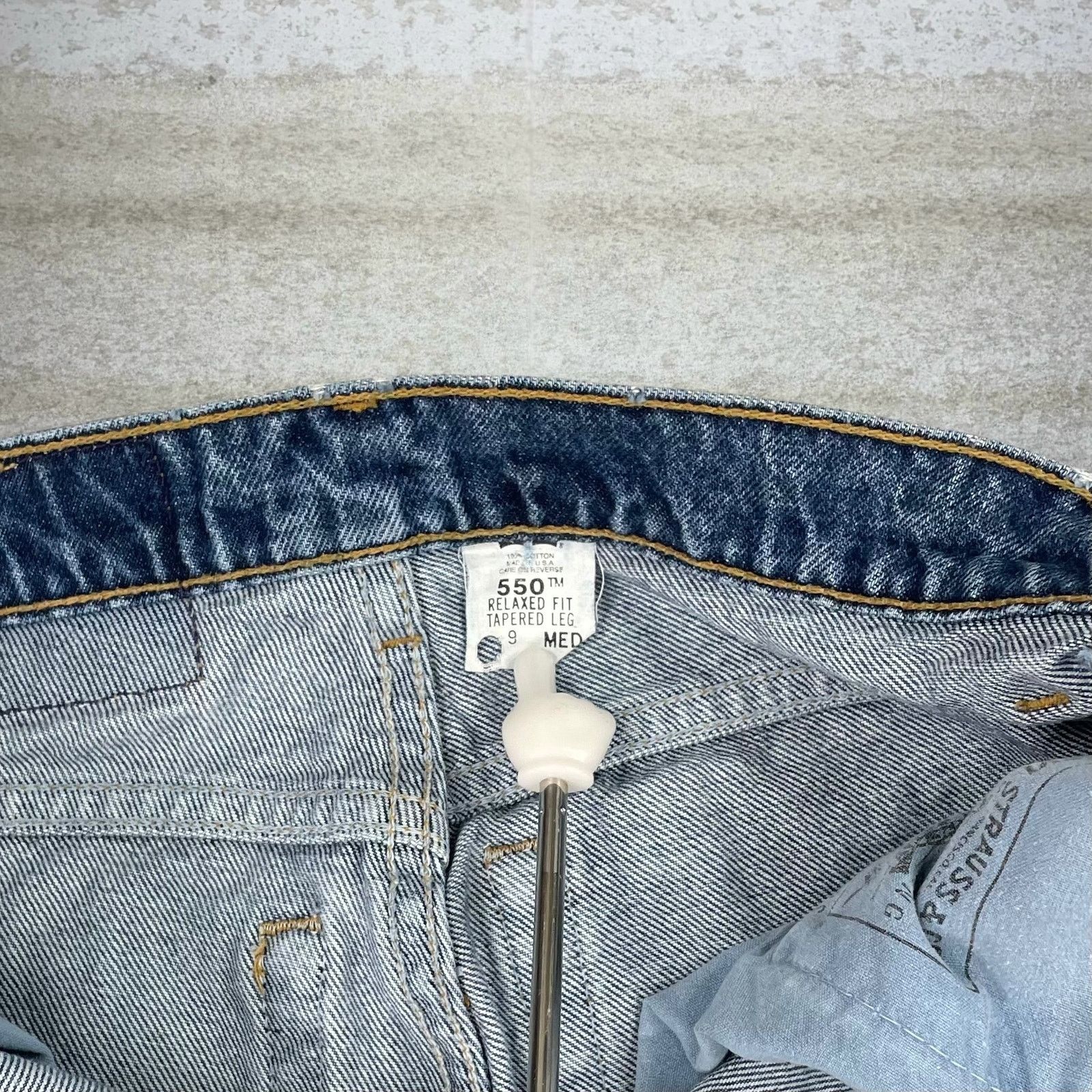 Levi's Vintage 90s Levis Jeans 550 Womens 9 Relaxed Fit Medium Wash Size 32" / US 10 / IT 46 - 4 Thumbnail
