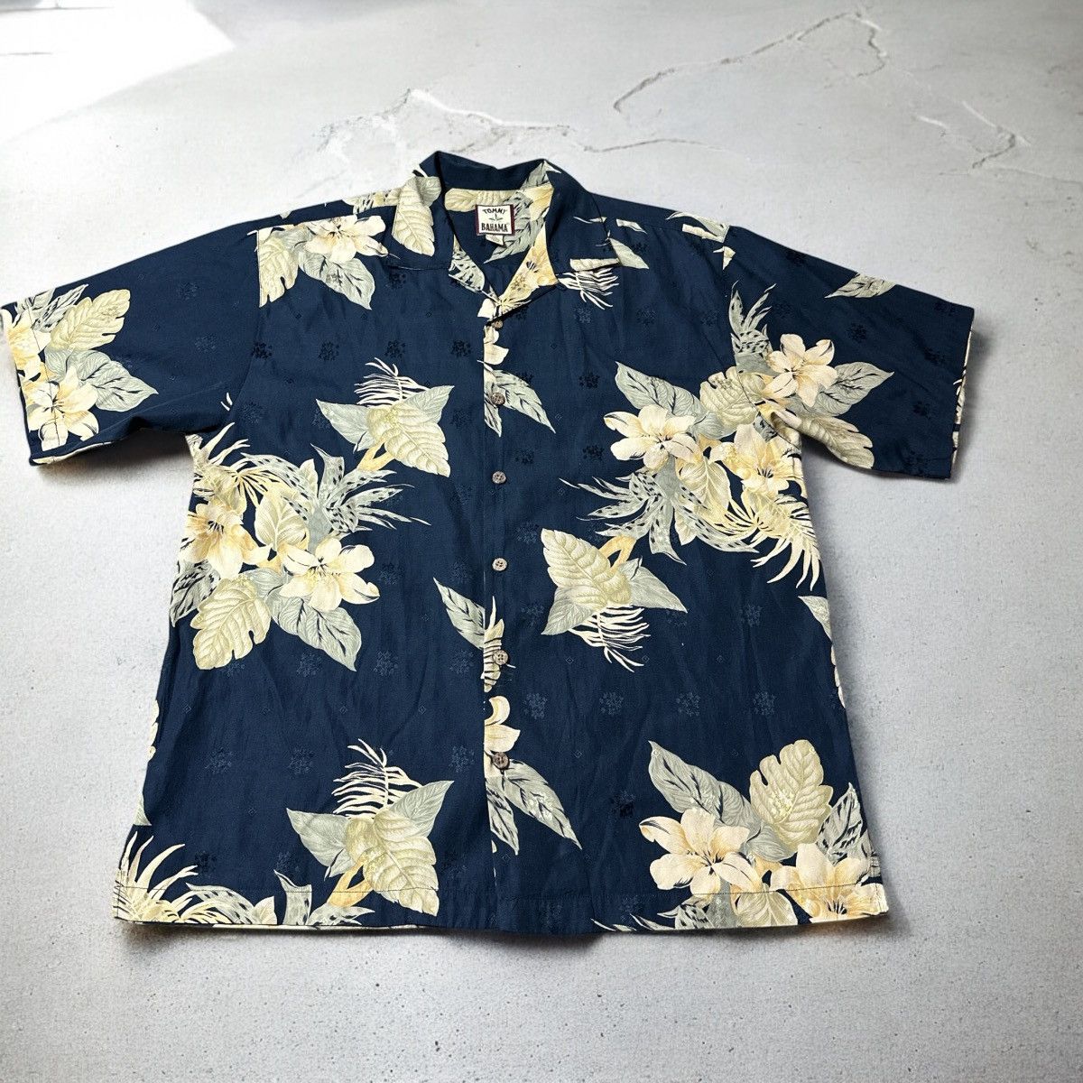Tommy Bahama × Vintage Vintage Tommy Bahama Silk Blend Shirt Size Medium Size US M / EU 48-50 / 2 - 1 Thumbnail