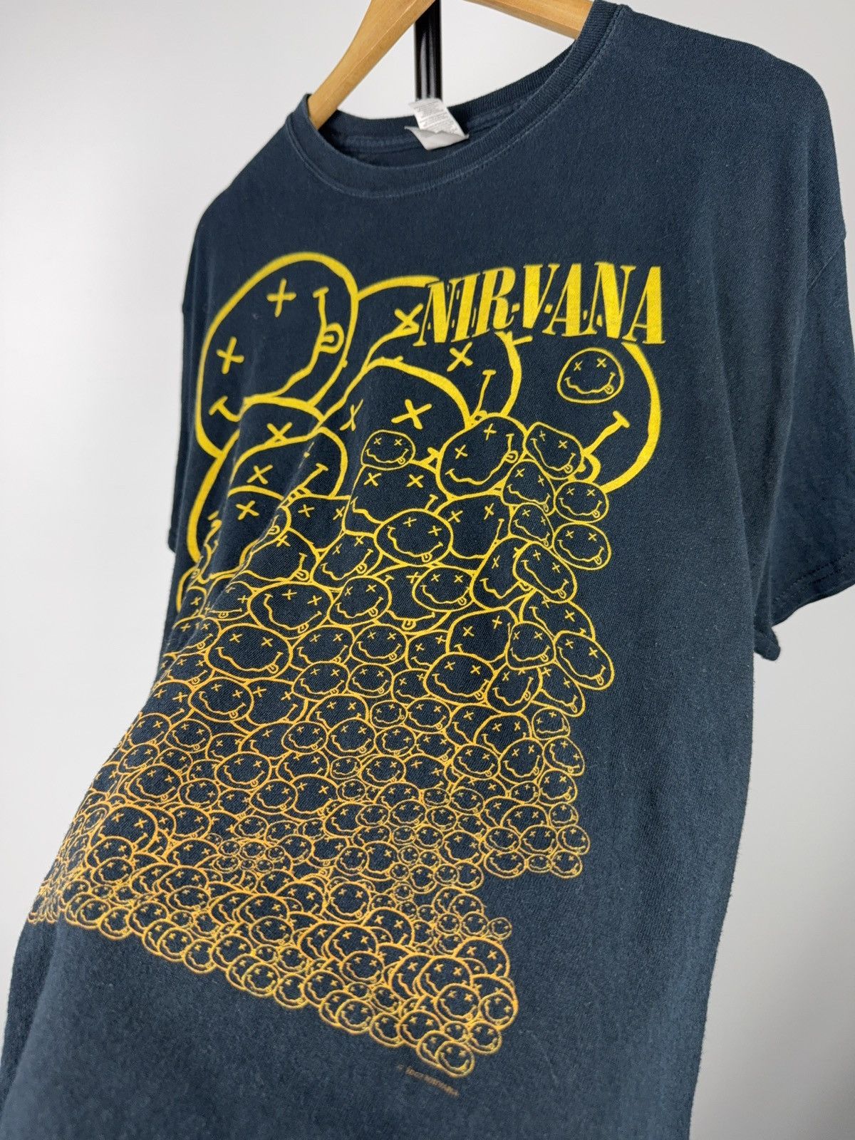 Nirvana 2007❤️‍🔥 Nirvana / Kurt Cobain Band 00s Smiley Face Graphic Tee Size US L / EU 52-54 / 3 - 6 Thumbnail