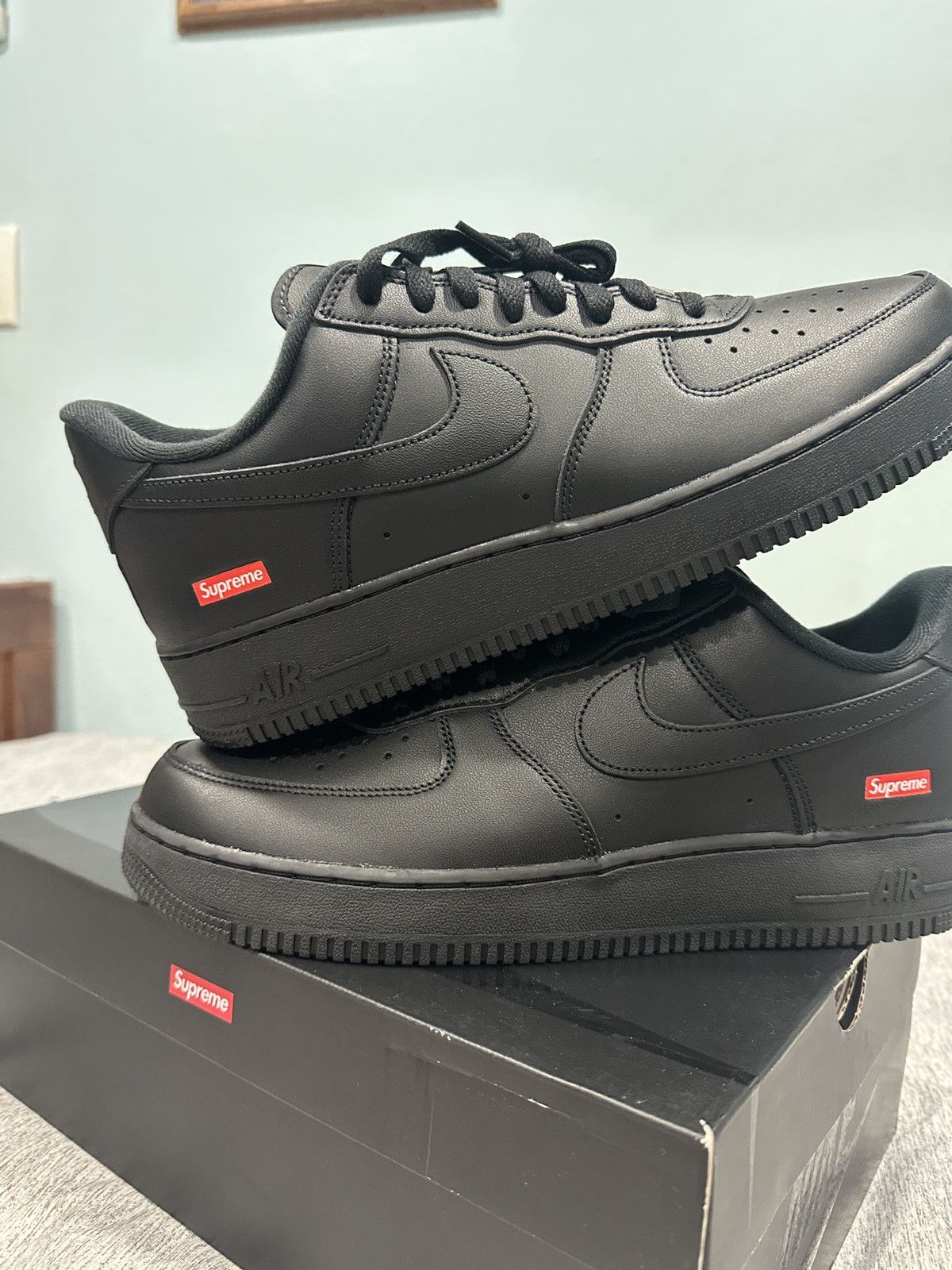 Nike × Supreme SZ 11 US MEN, 12.5 Wmn Nike Air Force 1 Low Supreme Black Size US 11 / EU 44 - 2 Thumbnail
