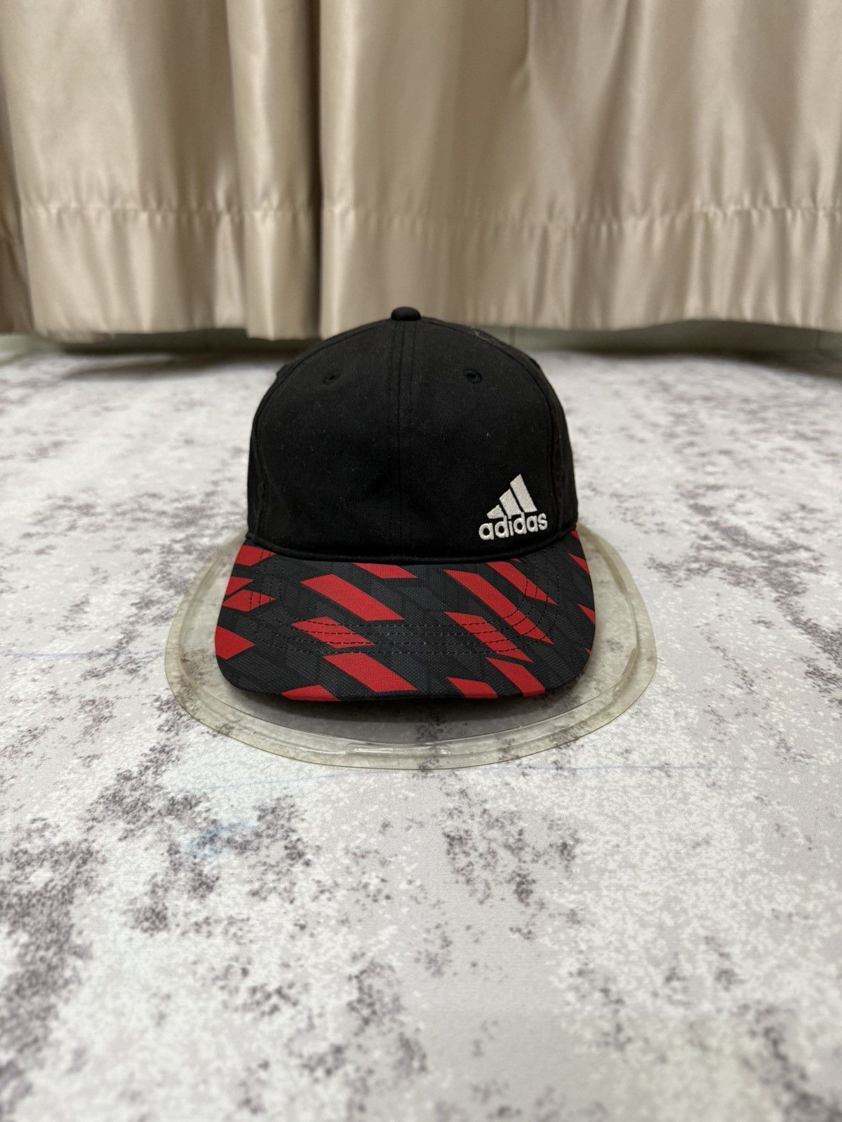 Adidas Vintage Y2K Adidas Logo Snapback Cap Size ONE SIZE - 1 Thumbnail