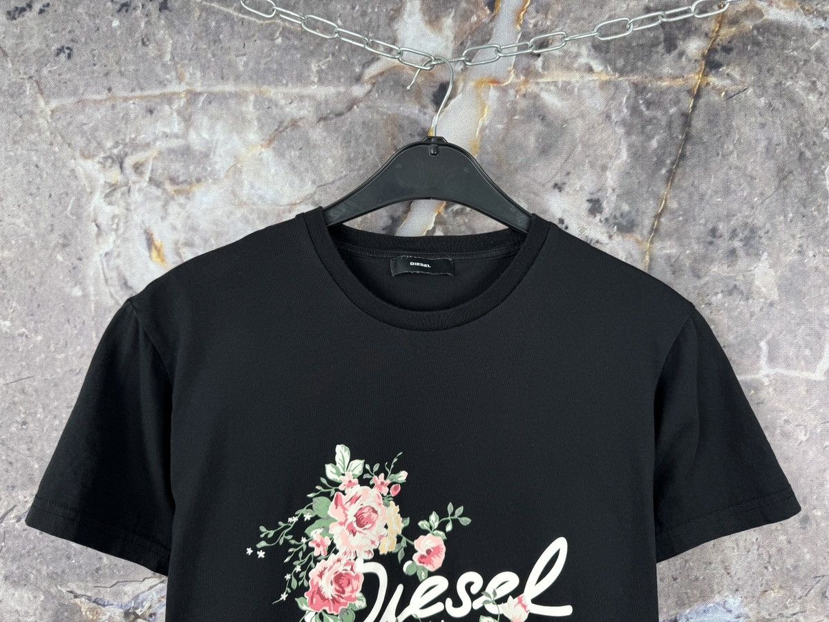 Diesel Women’s Diesel Flowers T-Shirt Streetwear Size XL Size XL / US 12-14 / IT 48-50 - 2 Thumbnail