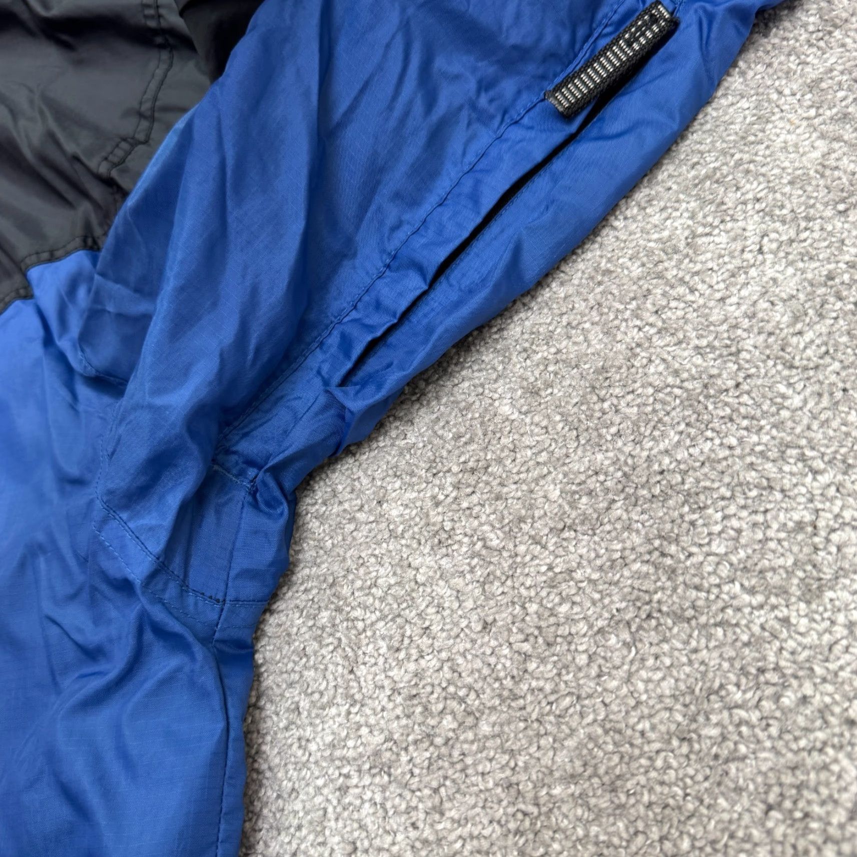 Etro VINTAGE Stearns Windbreaker Jacket Hoodie 2XL Blue Black Mens Regular Size Adult Outer Shell Nylon Full Zip Pockets 90s Retro Outdoor Touring Size US XXL / EU 58 / 5 - 7 Thumbnail