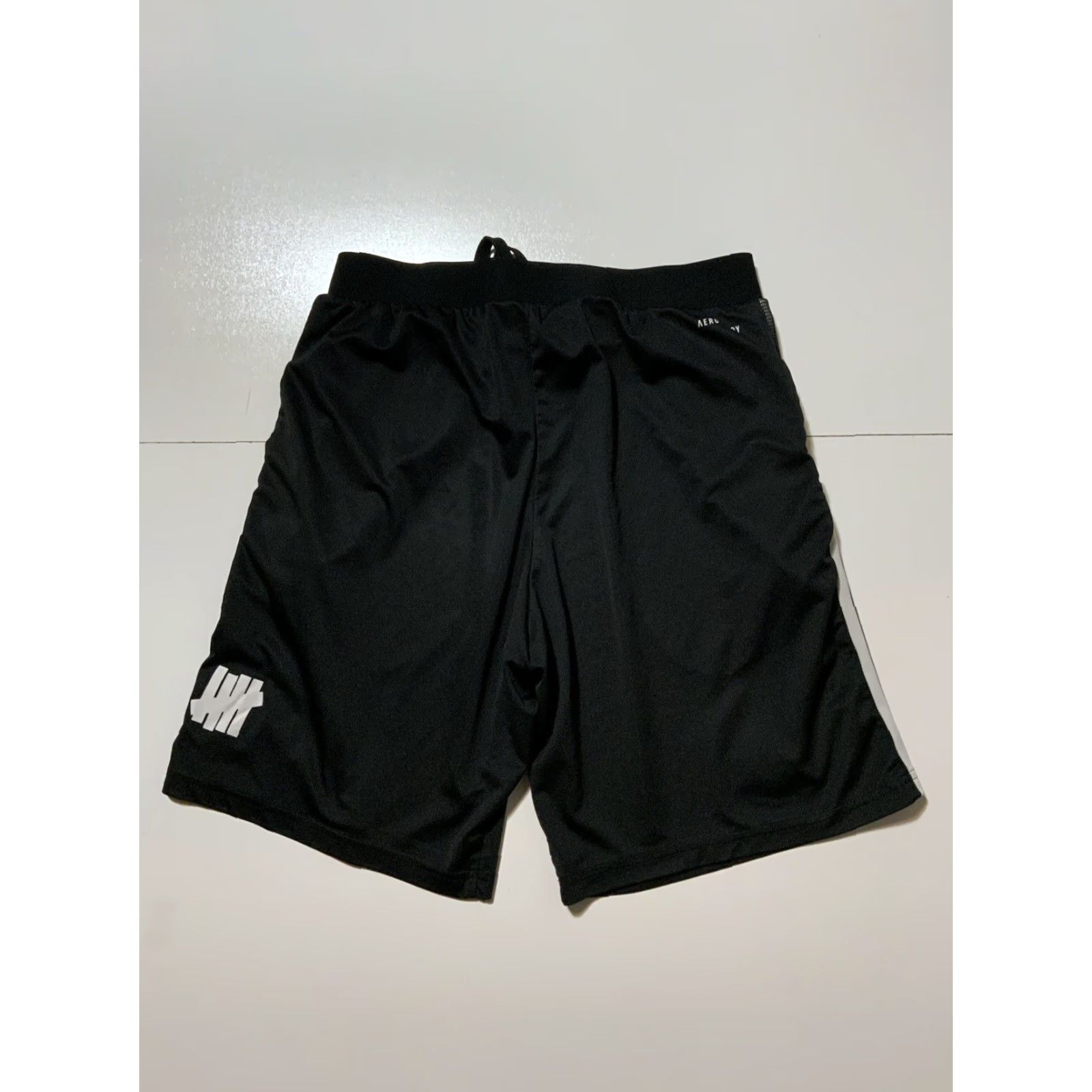 Adidas VINTAGE Adidas X Undefeated Los Angeles Junior Kings Hockey 8” Inseam Black Shorts Sz. L Size US 33 - 3 Thumbnail