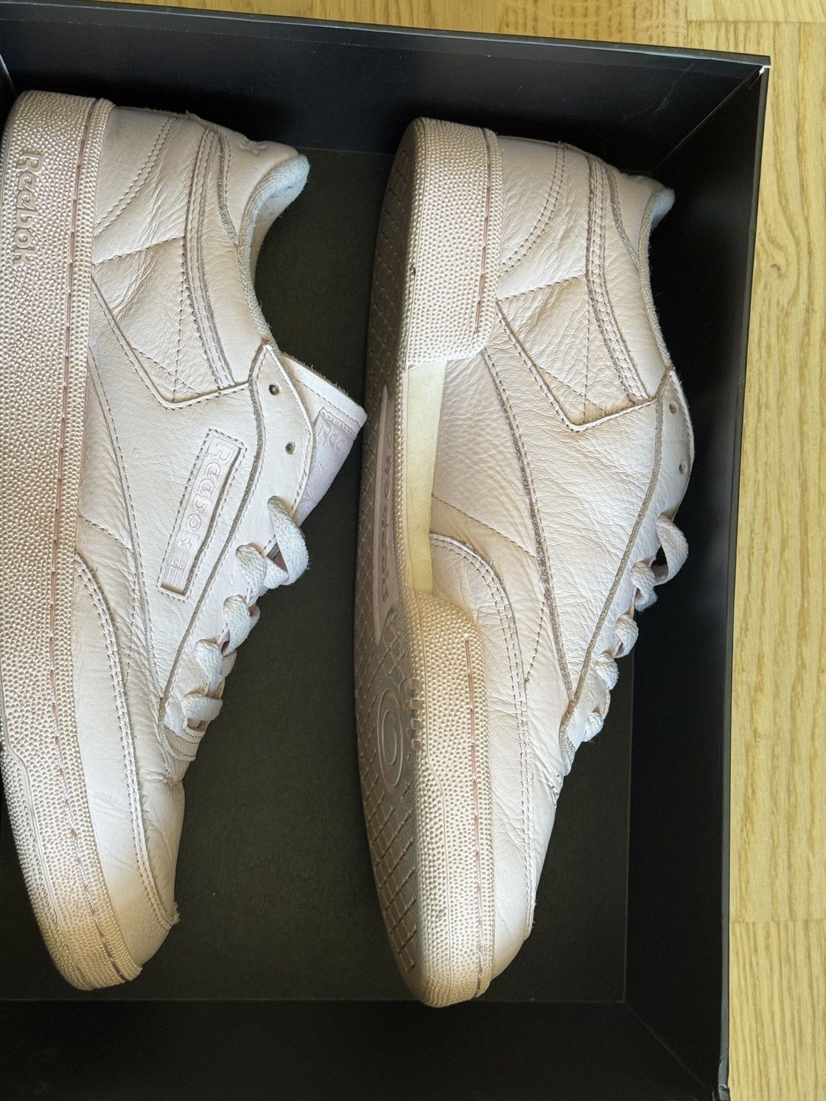 Reebok REEBOK light pink sneakers Size US 10.5 / EU 43-44 - 3 Thumbnail