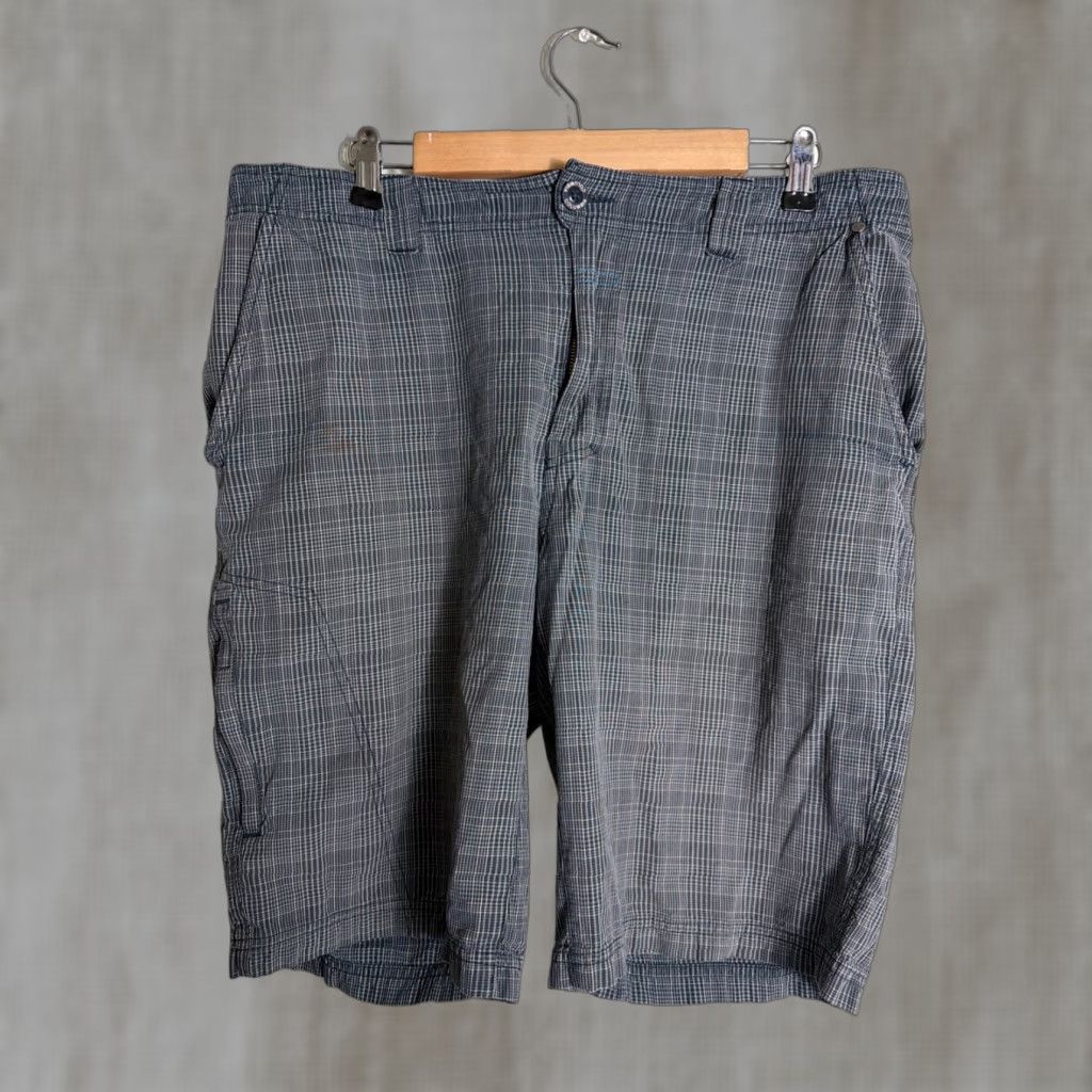 Vintage Columbia Cargo Shorts Men 36 Regular Blue Plaid Omni Tech Size US 36 / EU 52 - 1 Thumbnail