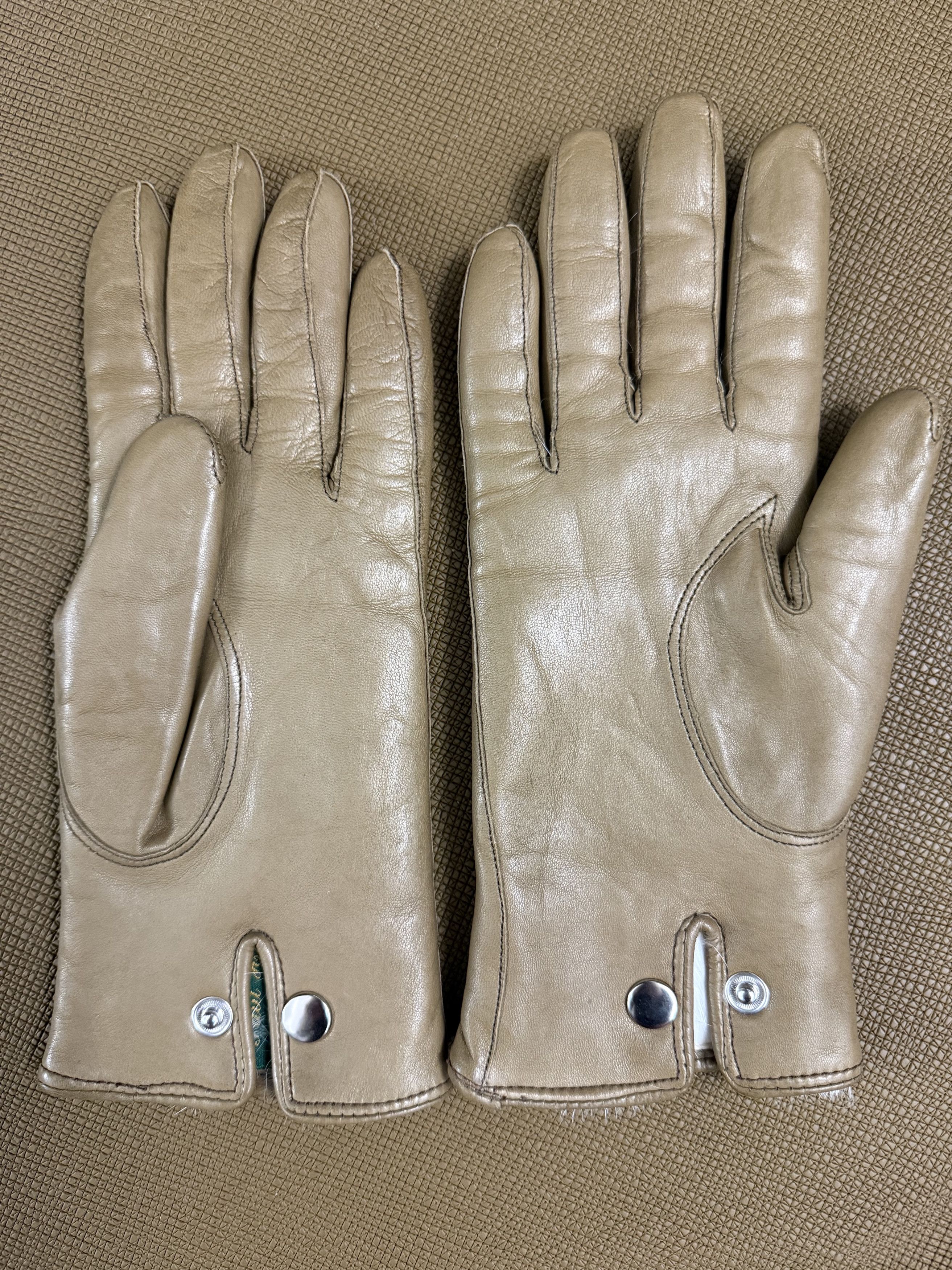 Paul Harnden Shoemakers PAUL HARNDEN SHOEMAKERS GLOVES IN SIZE 7 Size ONE SIZE - 2 Thumbnail
