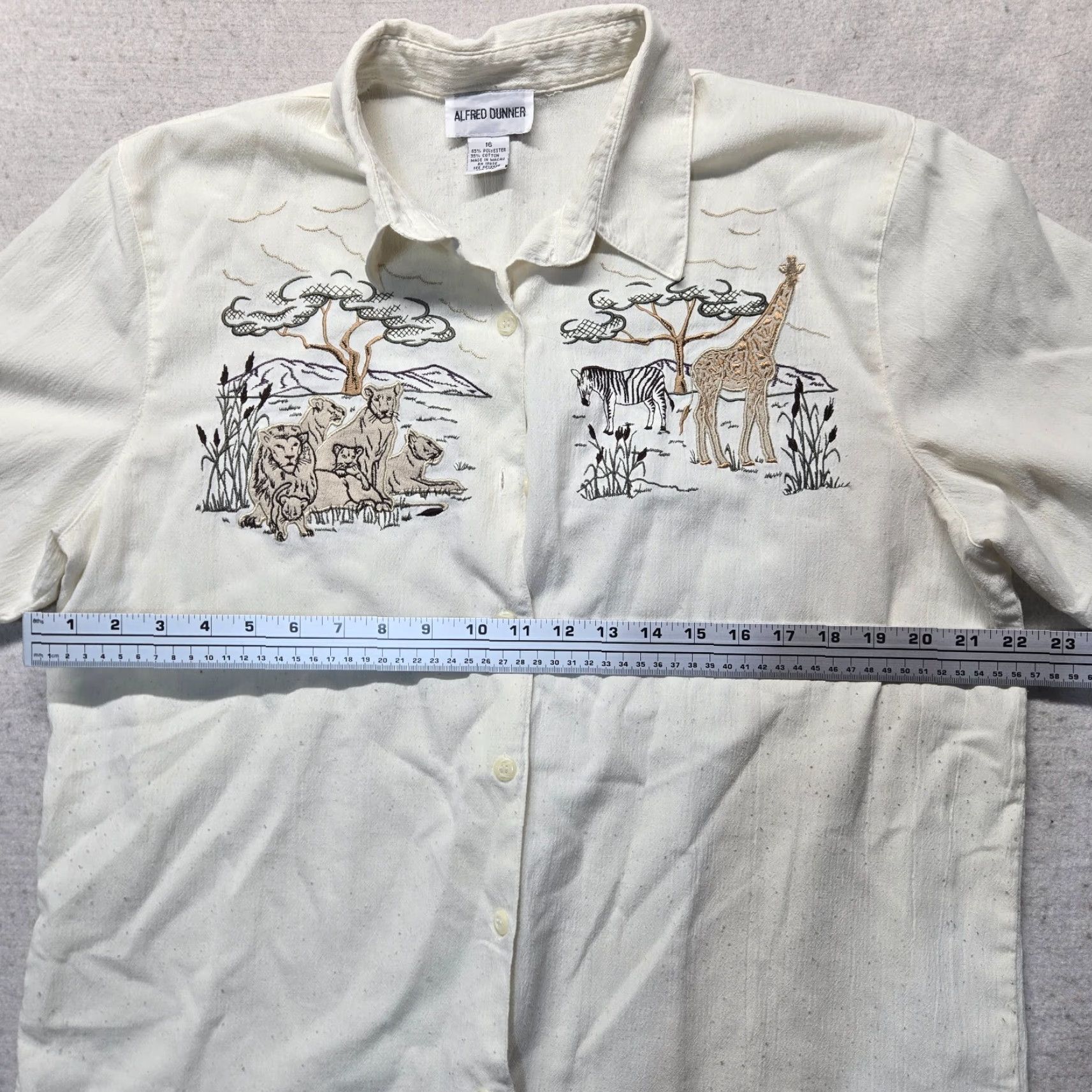 Vintage VINTAGE Alfred Dunner Tan Embroidered Zoo Animal African Button Up Shirt Adult Womens 16 Size XXL / US 16-18 / IT 52-54 - 5 Thumbnail