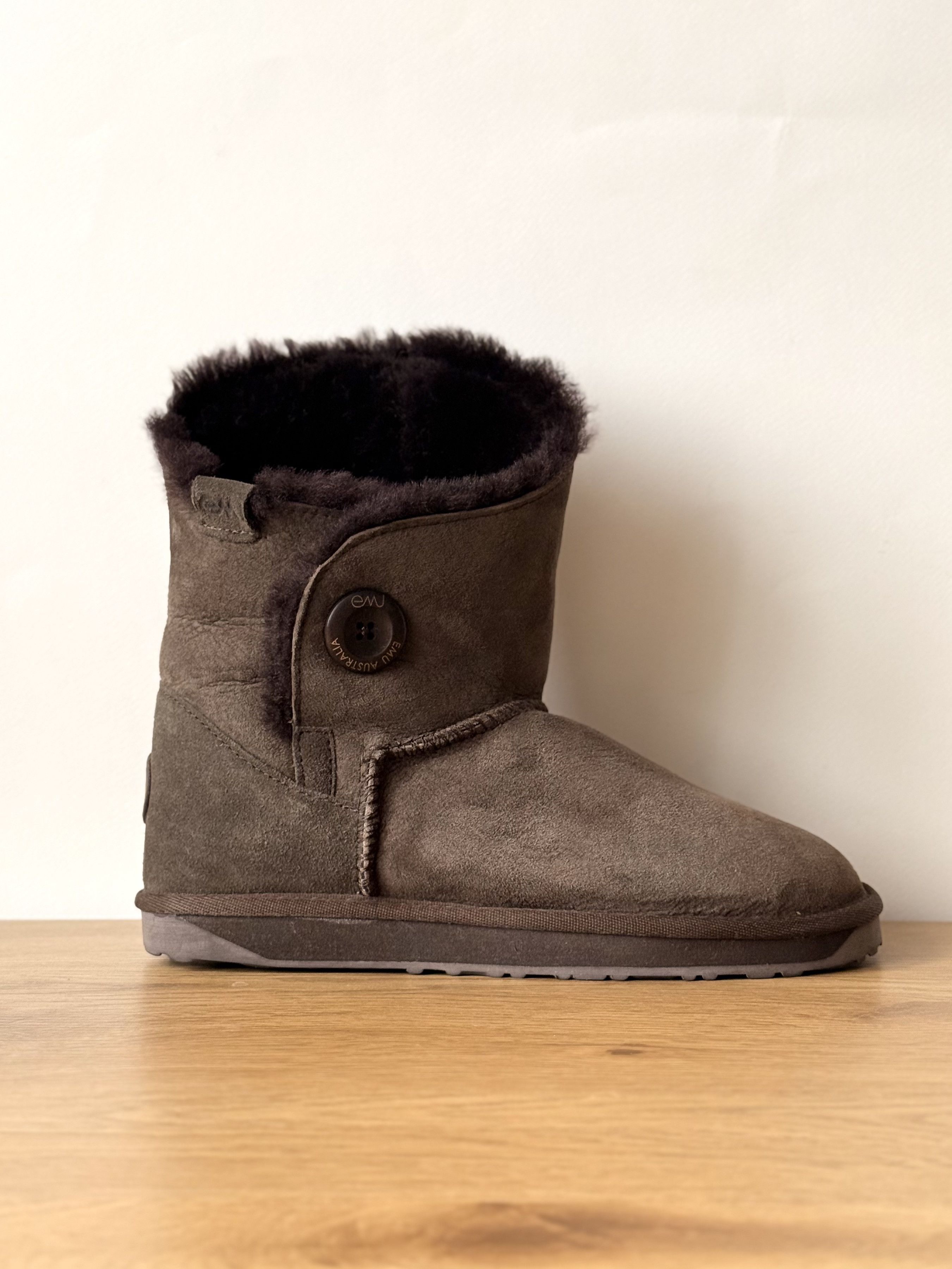Ugg EMU Australia Real Fur Sheepskin Winter Boots (39) Size US 9 / IT 39 - 2 Thumbnail