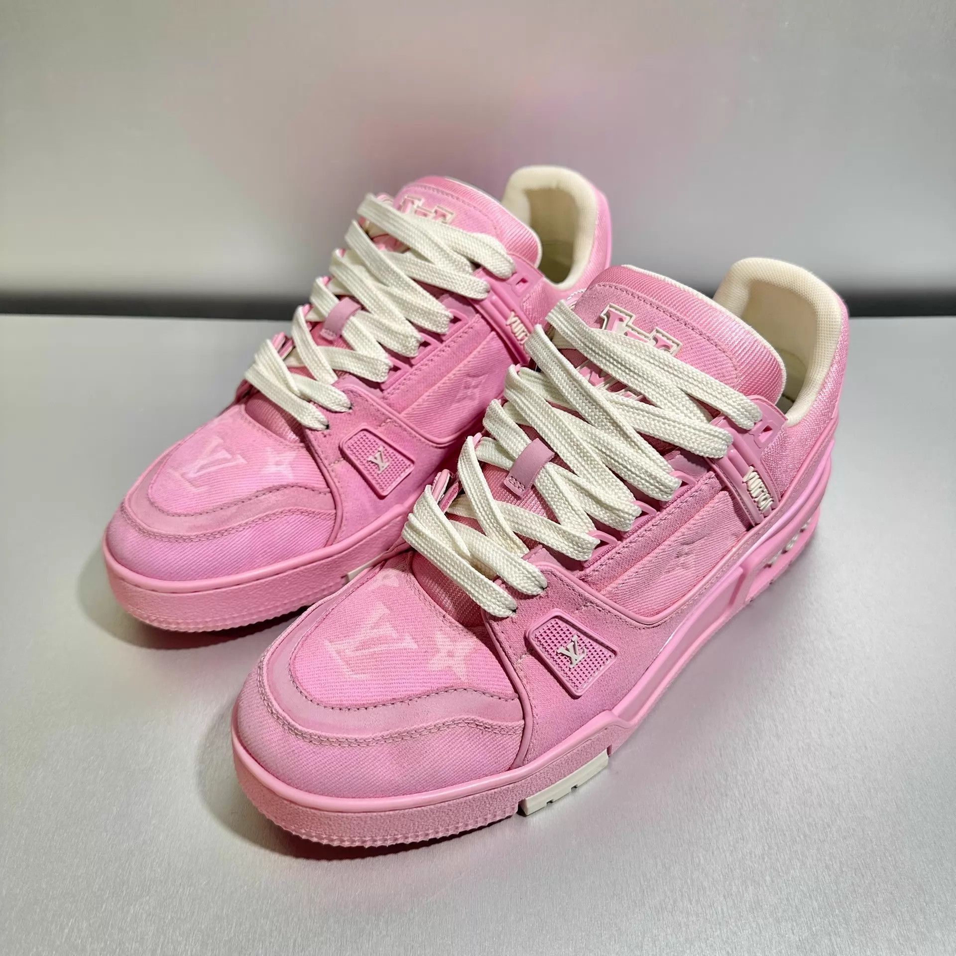 Louis Vuitton Pink Low-Top Sneakers Size 7 Size US 7 / EU 40 - 1 Thumbnail