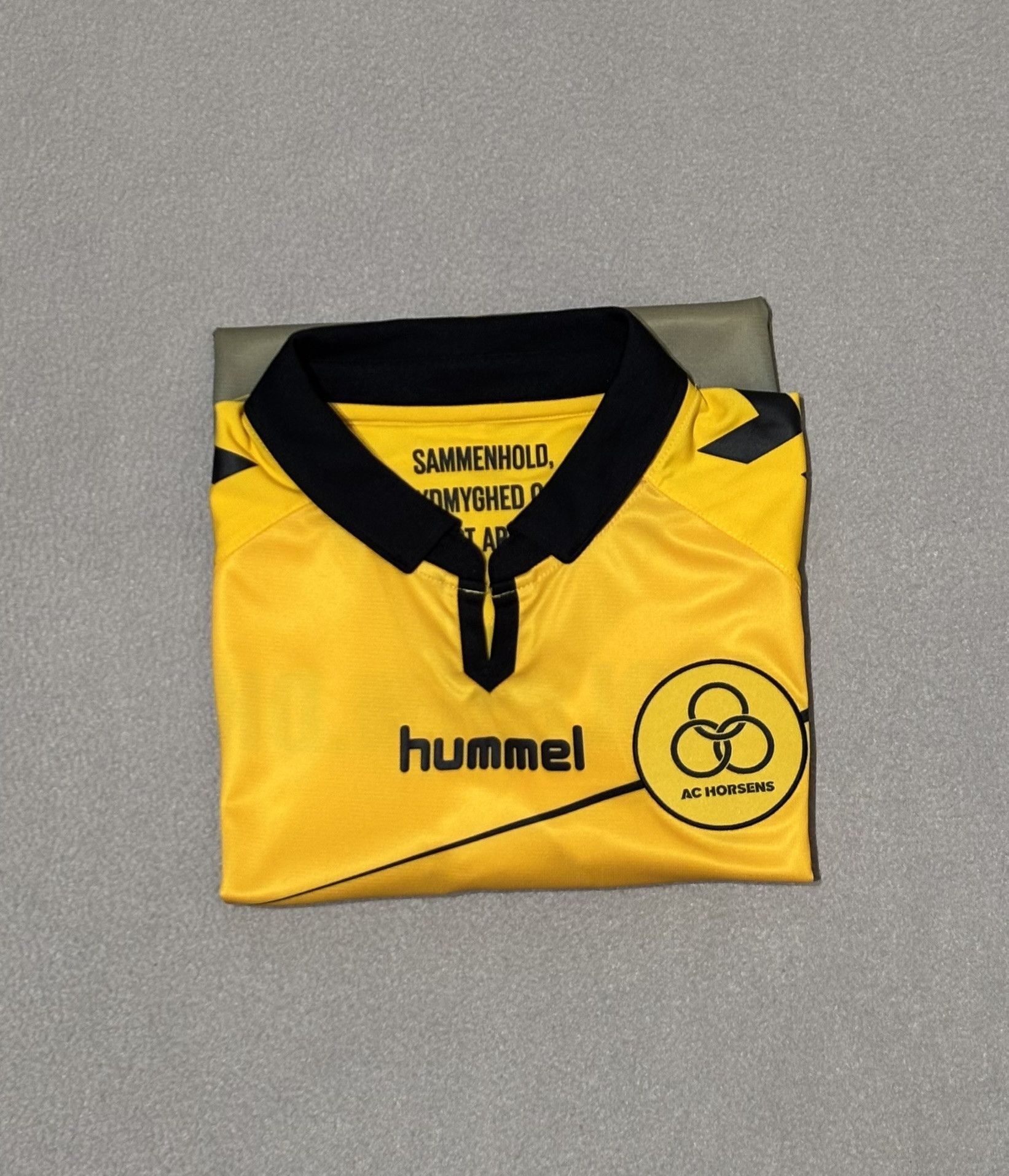 Hummel AC Horsens 2019/2021 Hummel Football Jersey Size M Size US M / EU 48-50 / 2 - 16 Thumbnail