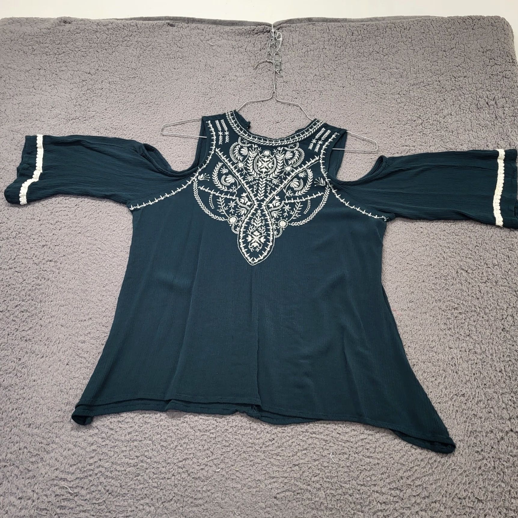 Vintage Maurices Blouse Women's Size M Green Cold Shoulder Embroidered Gauzy Rayon Top Size M / US 6-8 / IT 42-44 - 5 Thumbnail