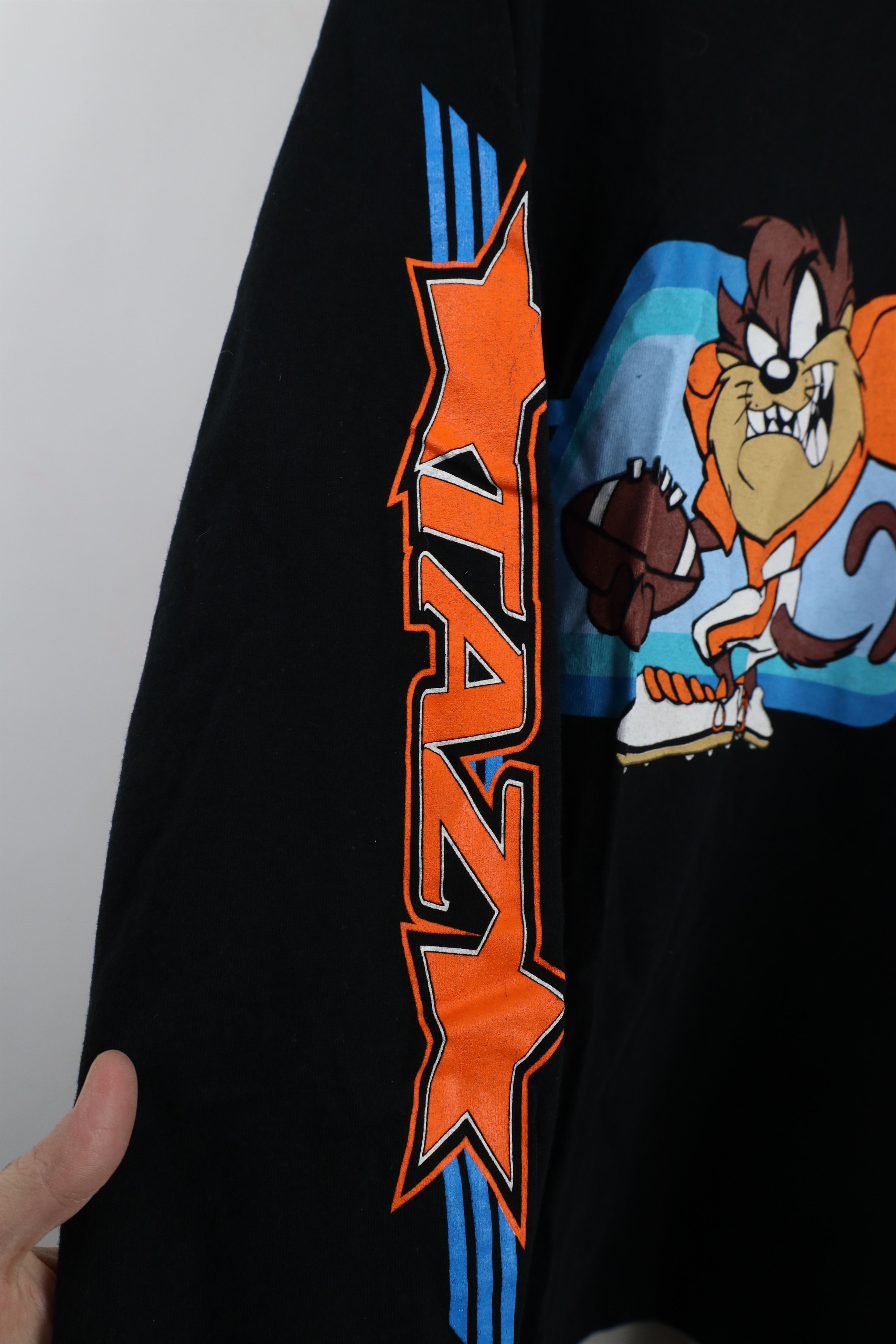 Vintage Vintage 90s Looney Tunes Football Long Sleeve T-Shirt USA Size US M / EU 48-50 / 2 - 6 Thumbnail