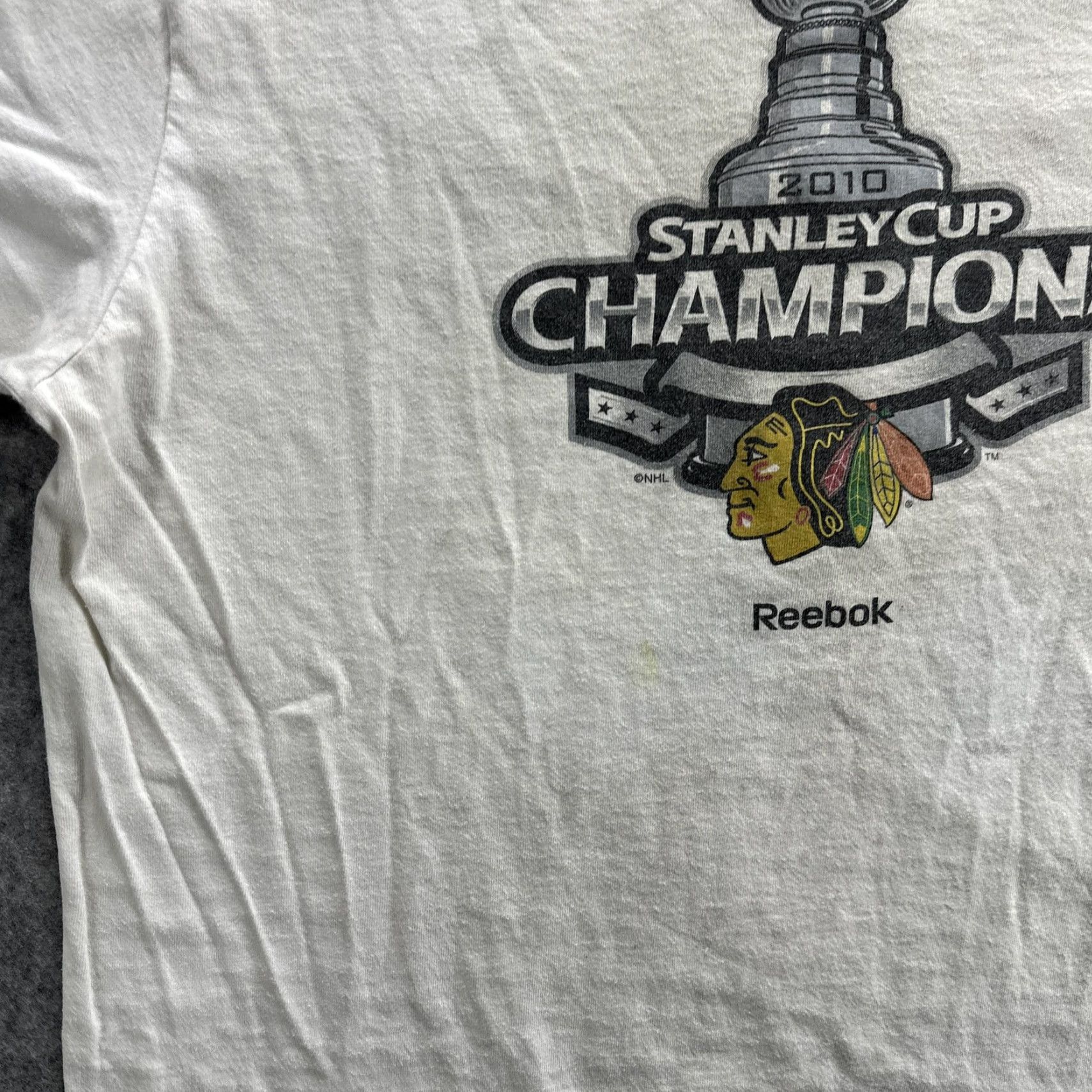 Reebok Chicago Blackhawks Shirt Mens Large White 2010 Stanley Cup Champions Reebok NHL Size US L / EU 52-54 / 3 - 5 Thumbnail