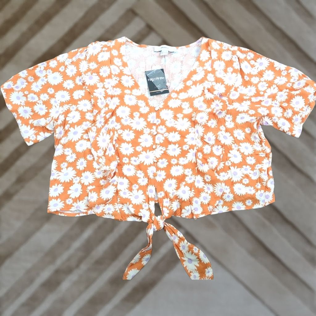 Forever 21 FOREVER 21 Blouse Cropped Top Multicolor Daisy Ruffle Tied Tie V-Neck Puff Sleeve 1X NWT Women Spring Summer Casual Party/Cocktail Size XL / US 12-14 / IT 48-50 - 1 Thumbnail