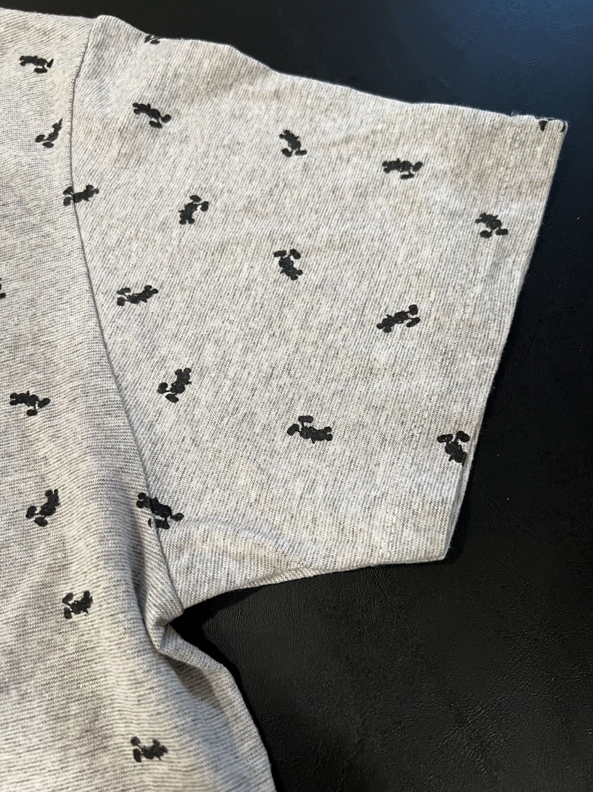 Disney Disney Grey T-Shirt Size US L / EU 52-54 / 3 - 7 Thumbnail