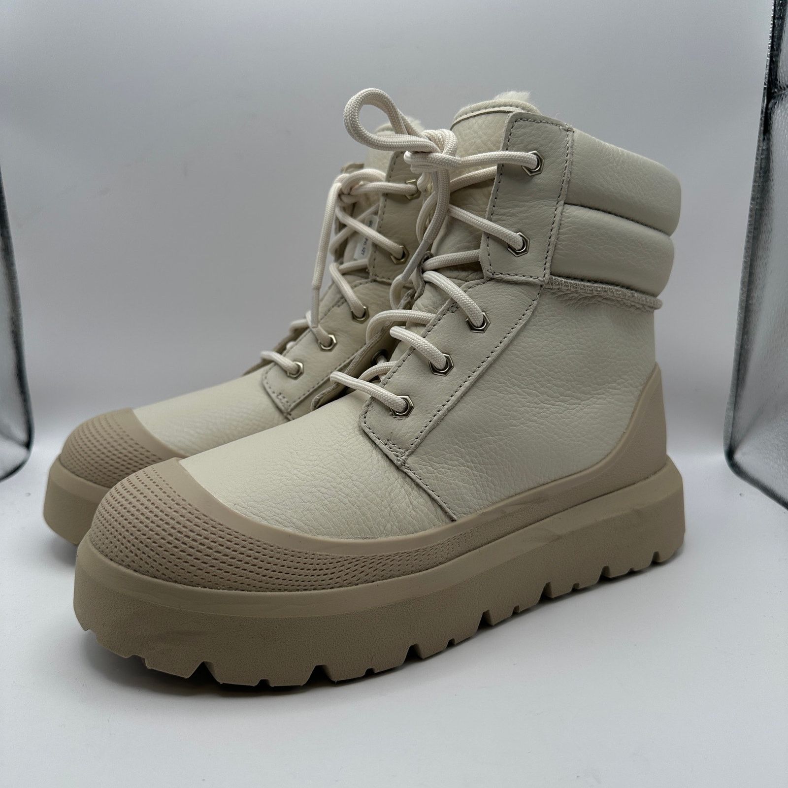 Ugg UGG Neumel High Men's 8 Weather Hybrid Leather Boots White Size US 8 / EU 41 - 1 Thumbnail