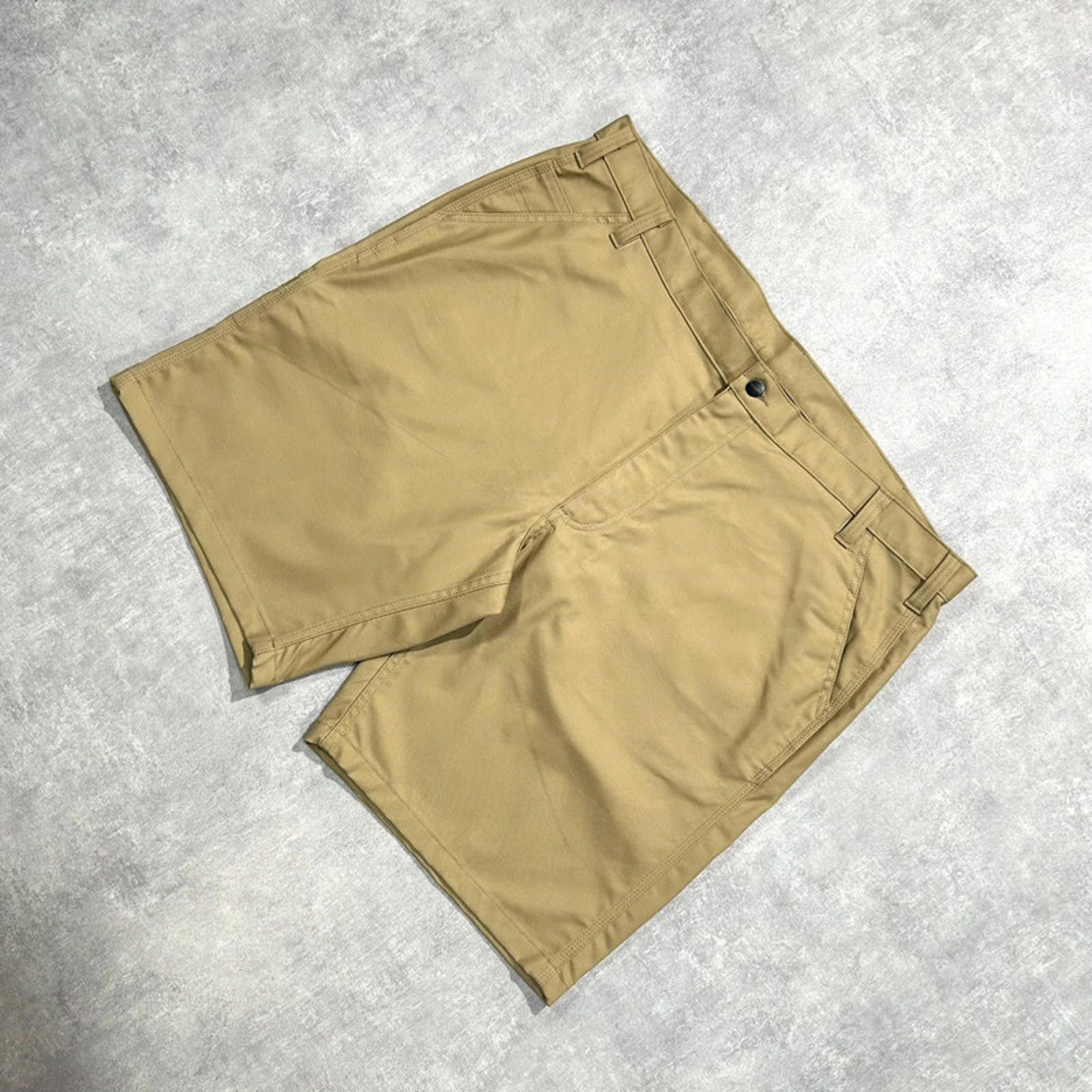 Carhartt Carhartt shorts, W42 Size US 42 / EU 58 - 2 Thumbnail