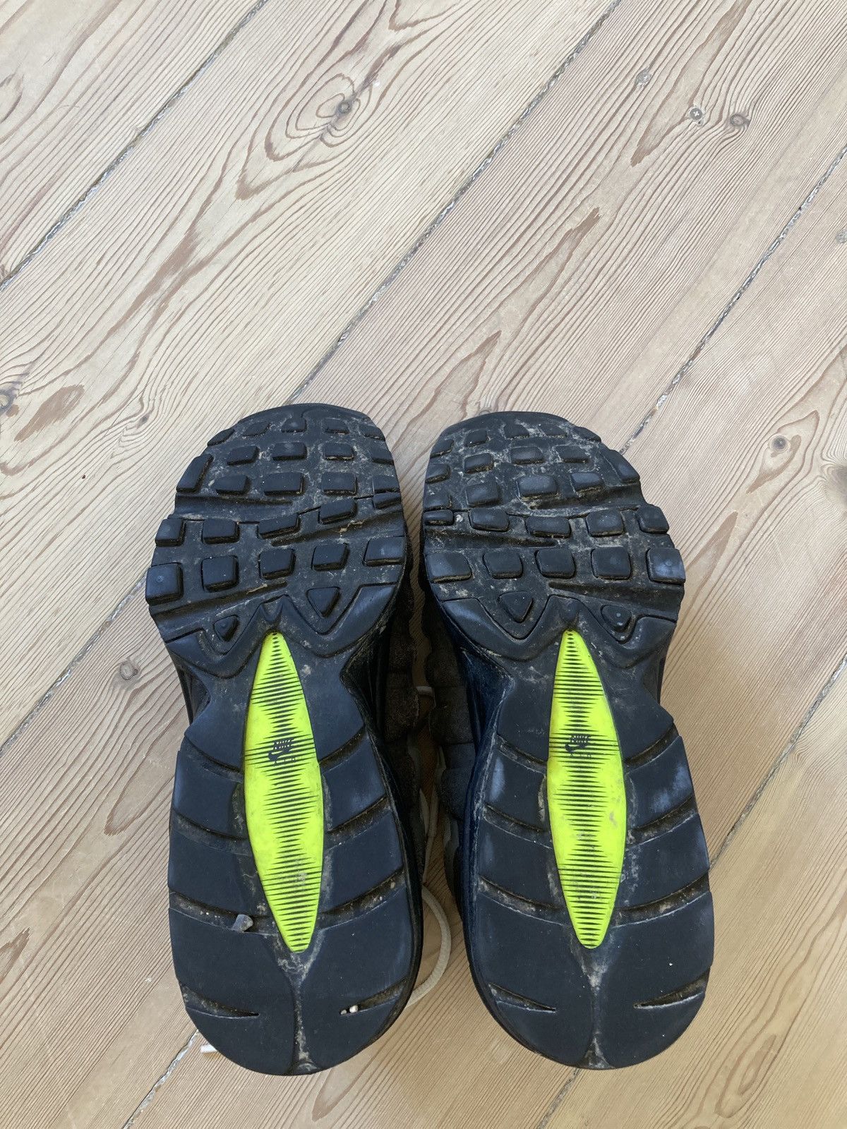 Nike Nike Air Max 95 GS 2015 neon yellow Size US 8 / IT 38 - 7 Thumbnail