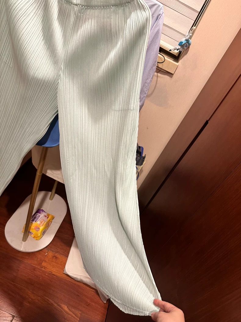 Issey Miyake Issey Miyake size:3 Mint green pleated wide-leg pants Size 22" - 3 Thumbnail