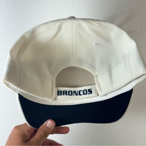 NFL × Puma NWT PUMA DENVER BRONCOS NFL WHITE VINTAGE BASEBALL CAP VELCR Size ONE SIZE - 4 Thumbnail
