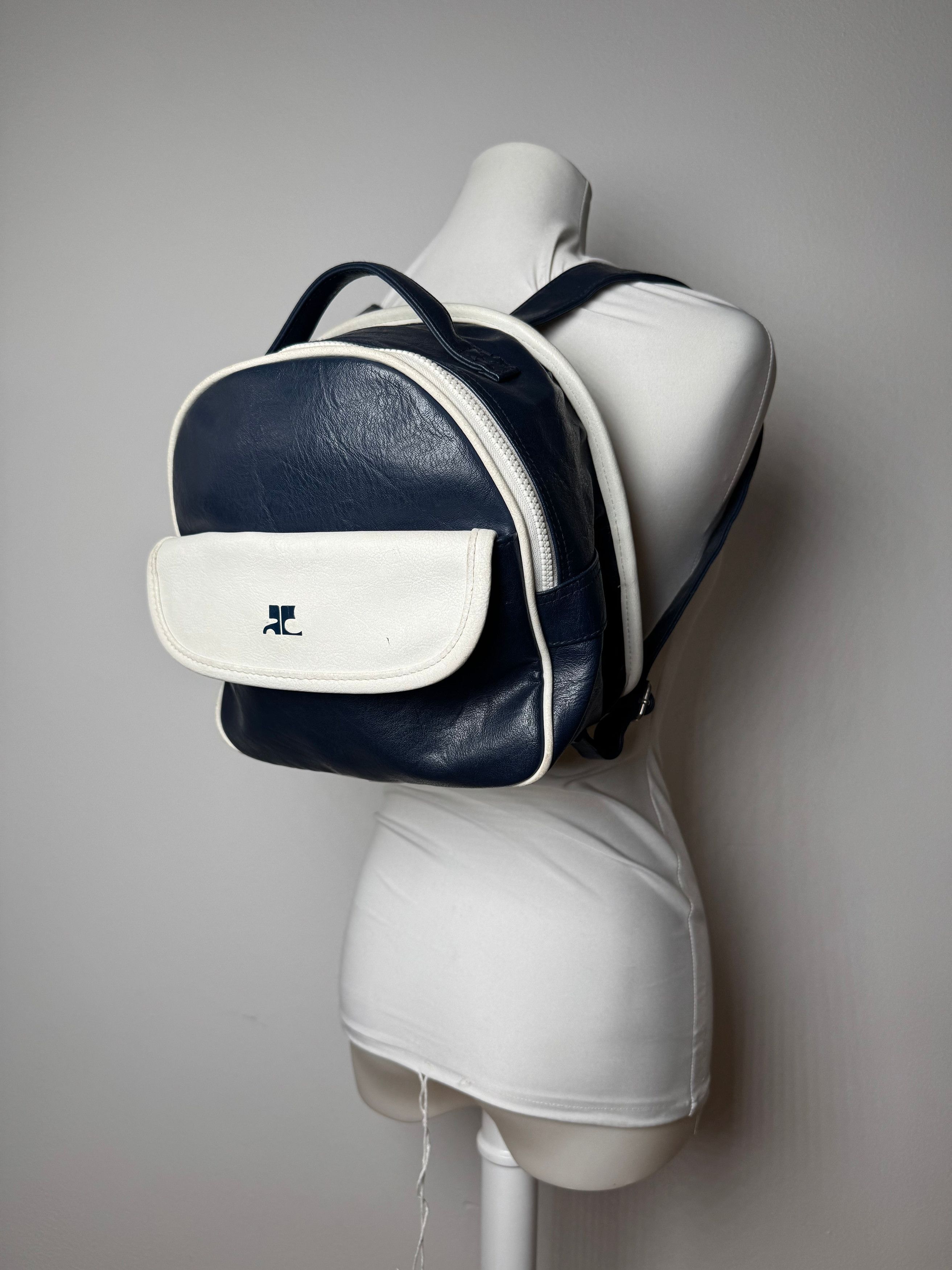 Courreges Vintage Paris Leather bag pack navy white Size ONE SIZE - 1 Thumbnail
