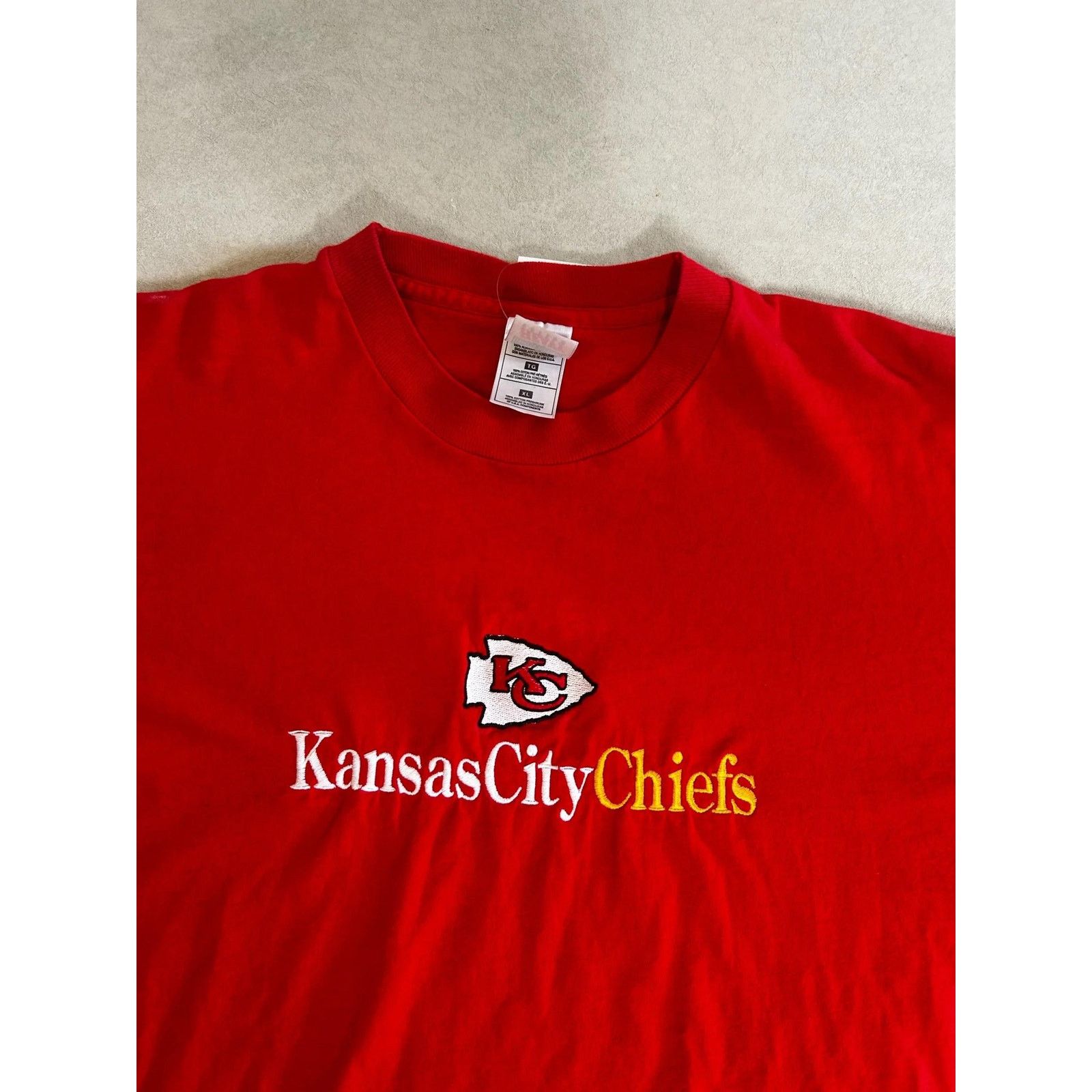 Fruit Of The Loom 90s Vintage Kansas City Chiefs Embroidered Red T Shirt -XL Size US XL / EU 56 / 4 - 2 Thumbnail