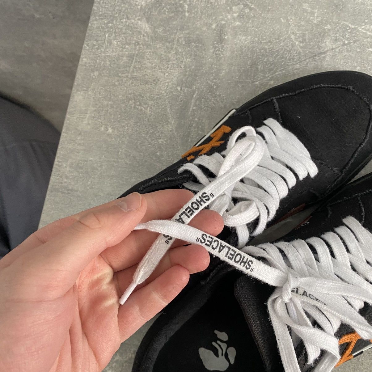 Off-White Off-White Vulcanized Low Sneakers Black Arrow Shoes Size US 10 / EU 43 - 12 Thumbnail