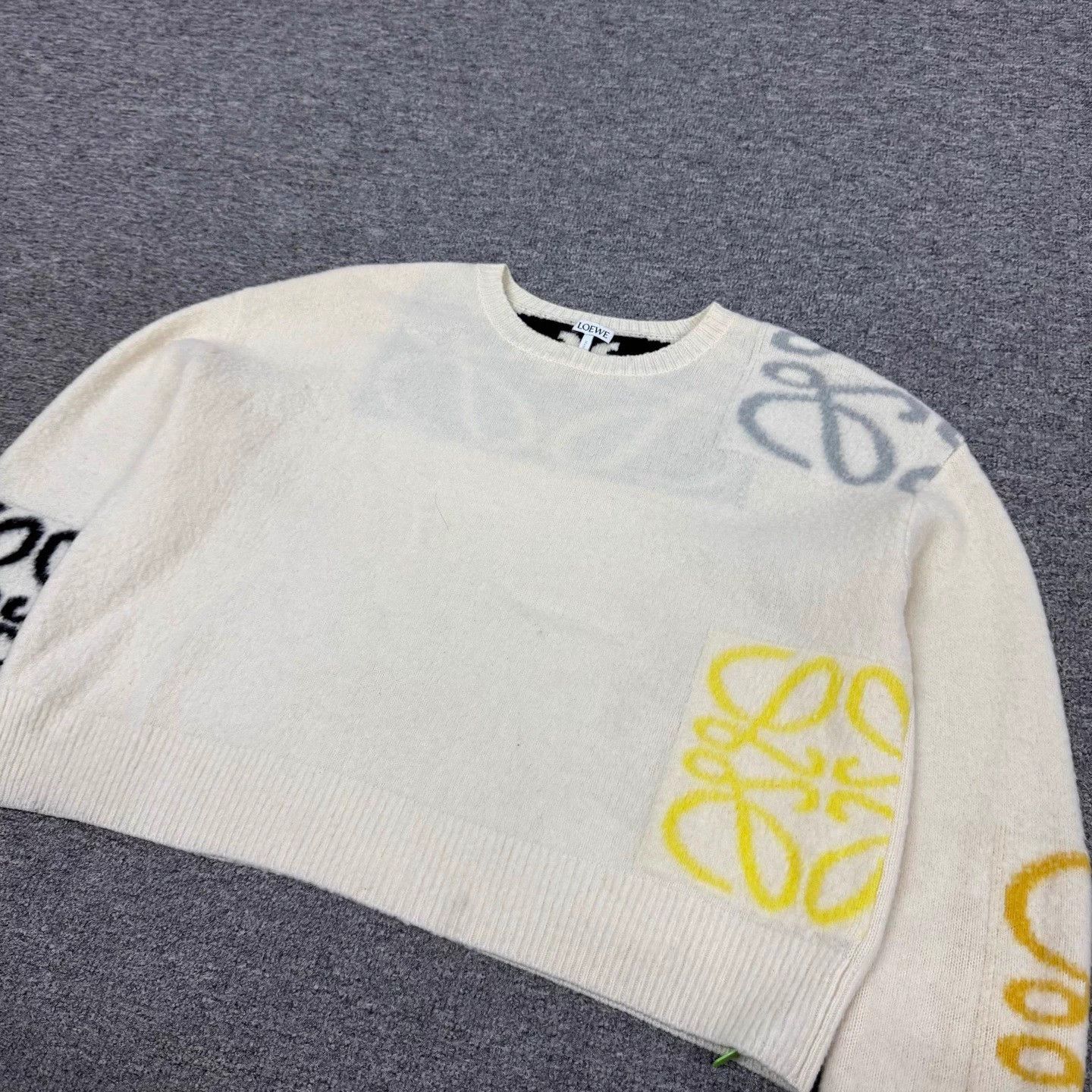 Loewe LOEWE allover large logo sweater 97 new XS women's Size XS / US 0-2 / IT 36-38 - 3 Thumbnail