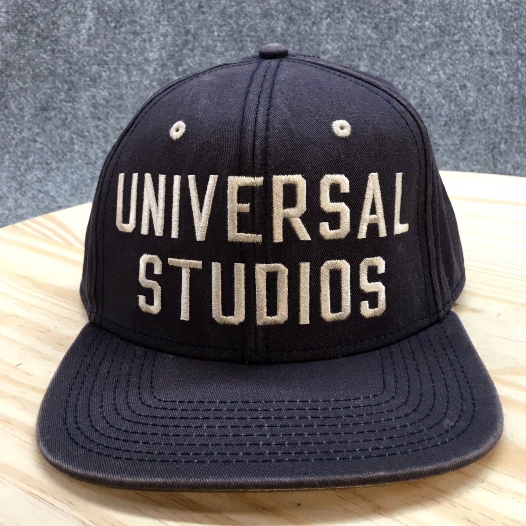 Vintage Universal Studios Hat Men Blue OS Adjustable Snapback Flat Brim Embroidered Logo Size ONE SIZE - 2 Thumbnail