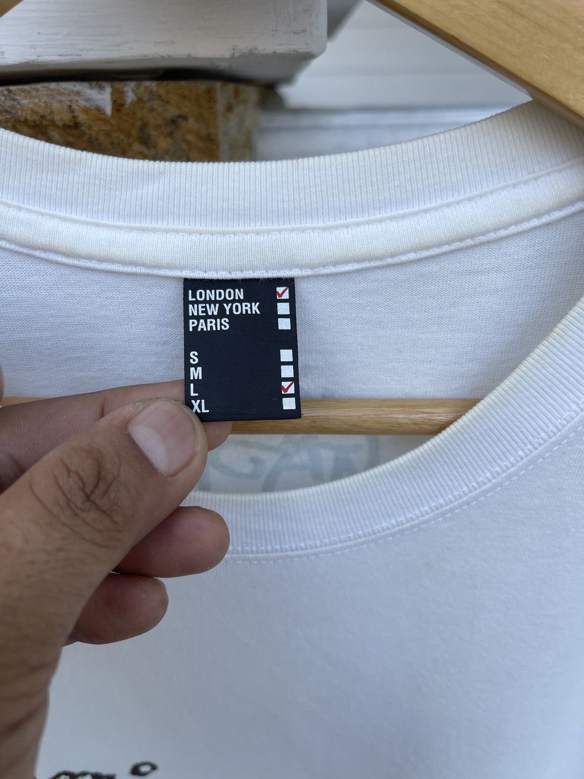 Arts & Science Last Drop🔥Rare🔥Japanese Uniqlo x Hardy Blechman London Tee Size US L / EU 52-54 / 3 - 6 Thumbnail