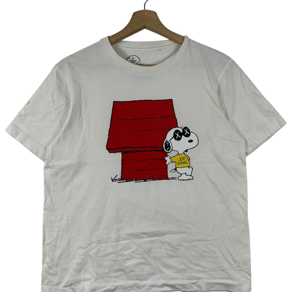 Kaws × Peanuts × Uniqlo KAWS x PEANUTS x UNIQLO Joe Illustration Cartoon Tee Shirt Size M / US 6-8 / IT 42-44 - 3 Thumbnail