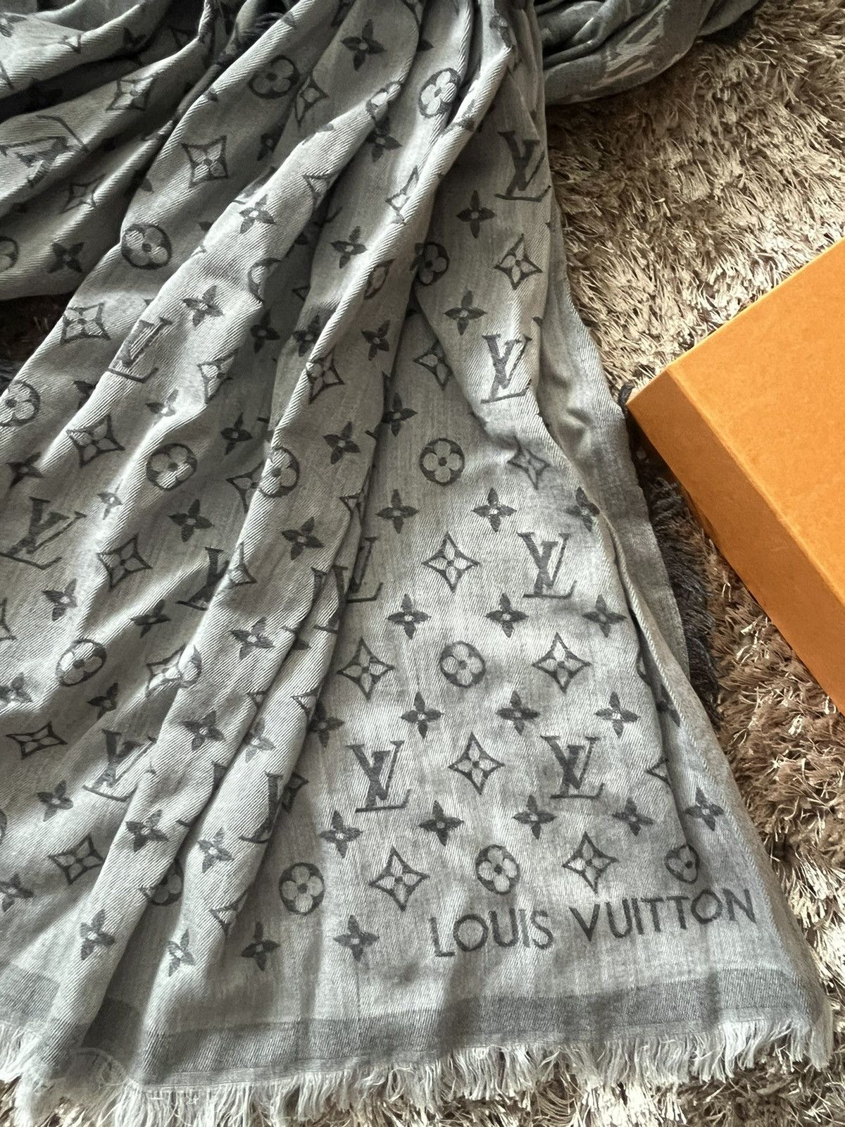 Louis Vuitton Louis Vuitton Monogram Scarf Size ONE SIZE - 5 Thumbnail