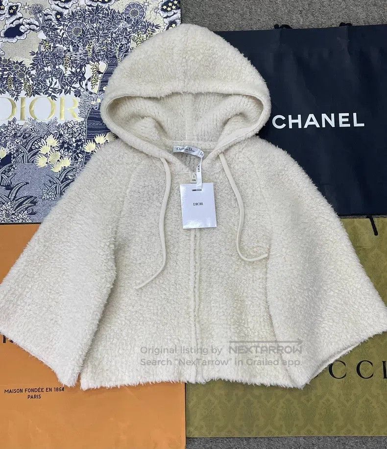 Dior Dior White lamb's wool hooded zipper jacket Size XS / US 0-2 / IT 36-38 - 1 Thumbnail