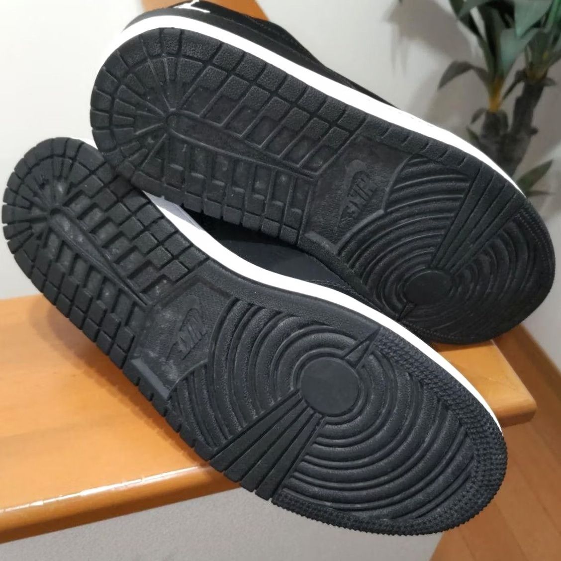 Nike Nike Air Jordan Executive Low LTD Sneaker 8.0US Spo Size US 8 / EU 41 - 4 Thumbnail