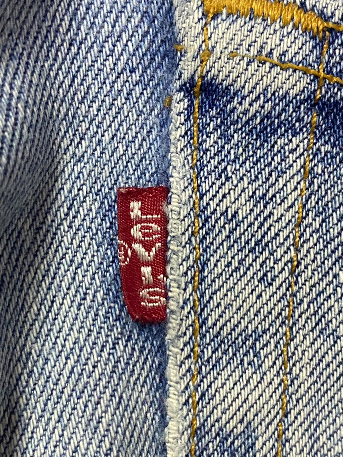 Levi's Vintage Clothing Vintage Levis 505 Y2K Faded Wash Distressed Style Loose Jean Size US 33 - 12 Thumbnail