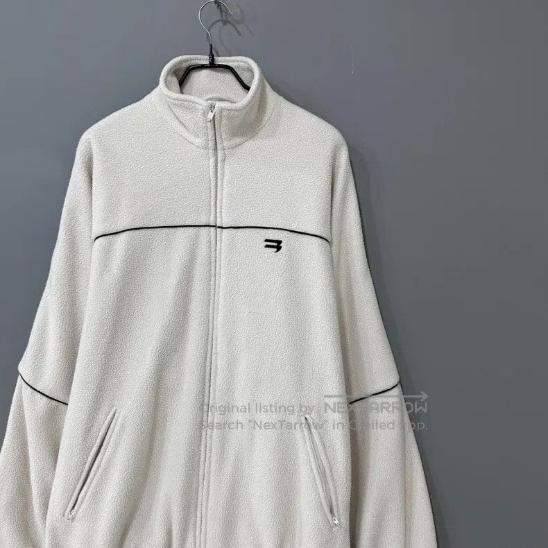 Balenciaga Balenciaga White fleece jacket Size US S / EU 44-46 / 1 - 2 Thumbnail
