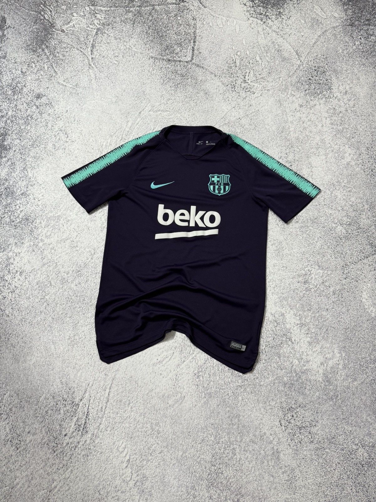 Nike Nike FC Barcelona 2018/2019 Training Soccer Jersey Blokecore Size US M / EU 48-50 / 2 - 2 Thumbnail