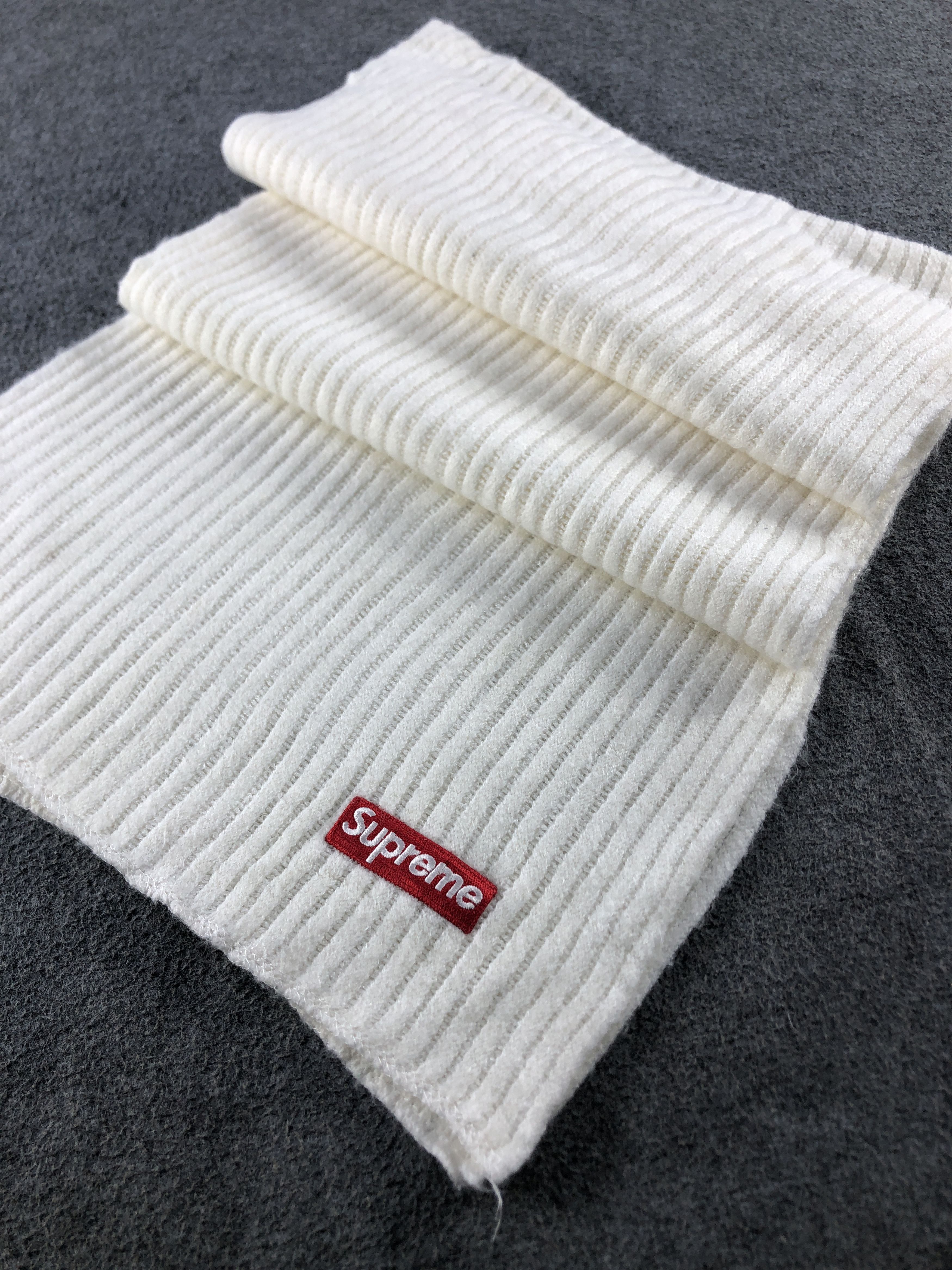 Vintage Supreme Scarf / Muffler / Neckwear P938 Size ONE SIZE - 3 Thumbnail