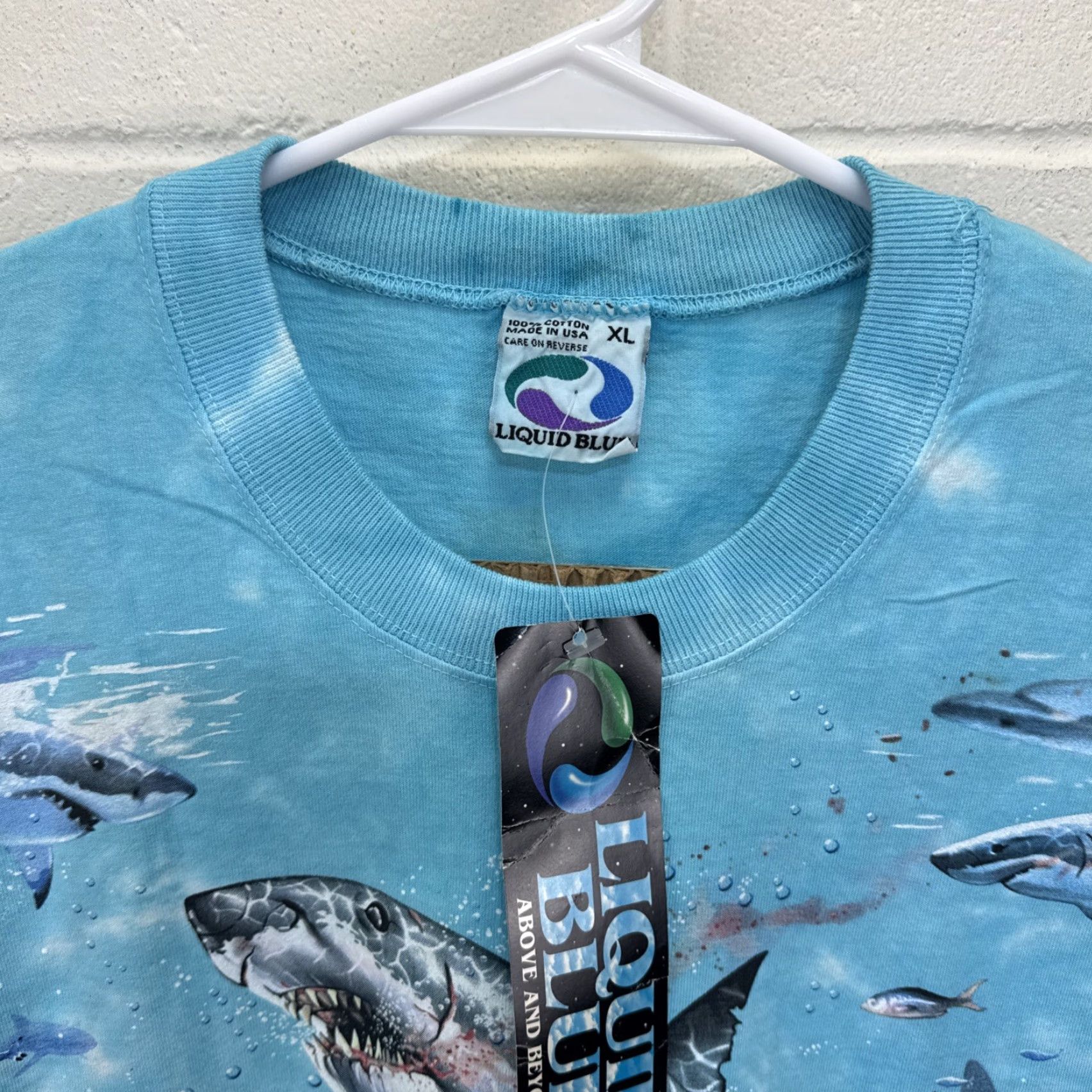 Liquid Blue VINTAGE Liquid Blue Great White Jaws SHARK BITE Ocean T-SHIRT Tie Dye XL Unisex 1990s Graphic Tee Blue Size US XL / EU 56 / 4 - 7 Thumbnail