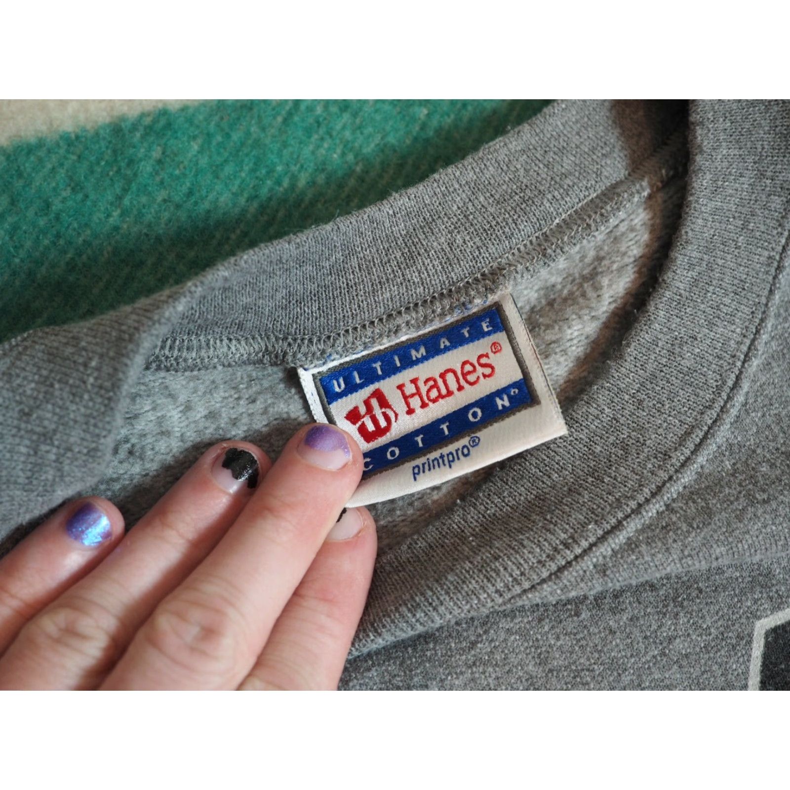Hanes VTG 90s Hanes MECUM AUTO AUCTIONS Gray Pullover Sweatshirt Unisex Adult M Crew Neck Graphic Print 90s Cars Classic Vintage Size US M / EU 48-50 / 2 - 4 Thumbnail