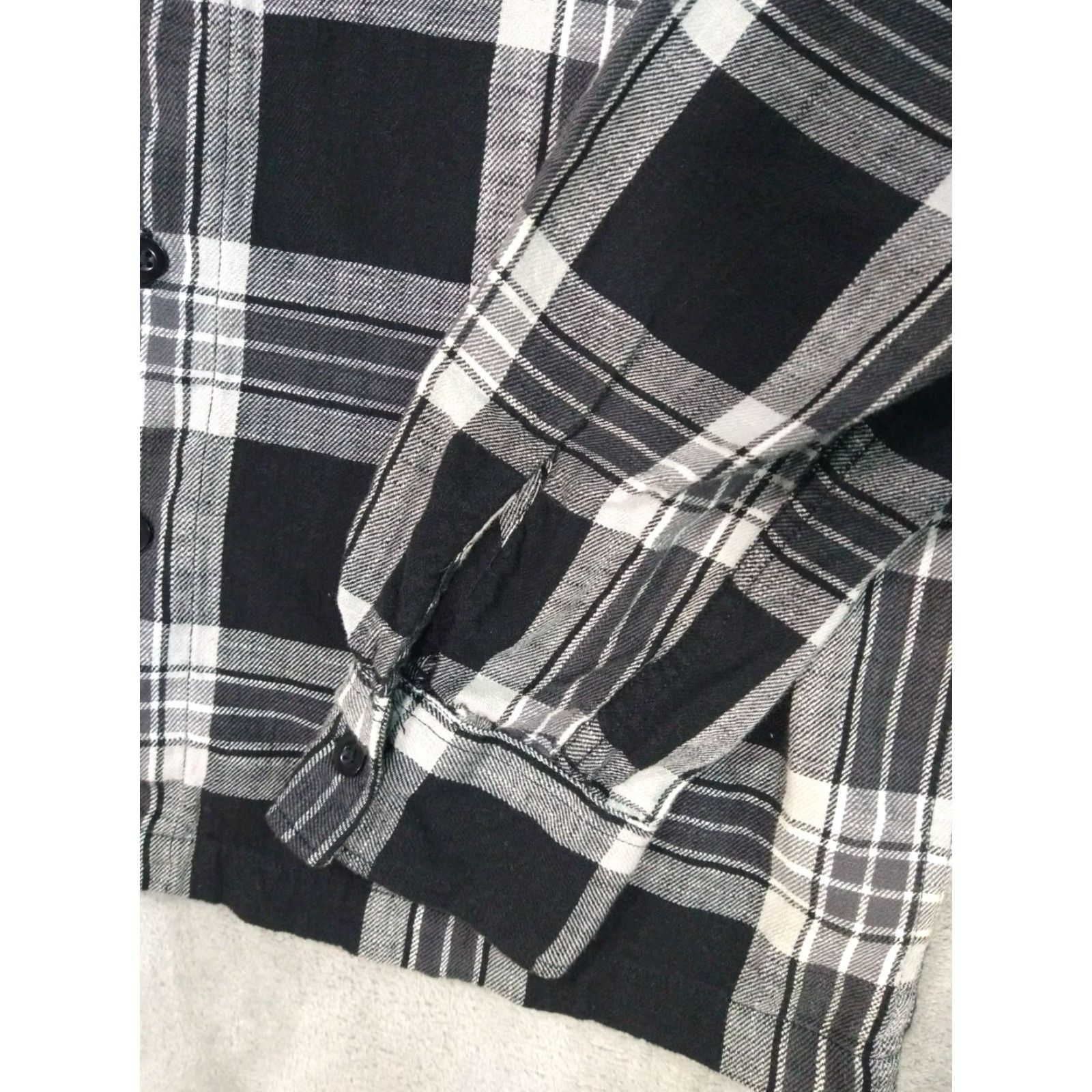American Eagle Outfitters American Eagle Outfitters Shirt Mens Medium Gray Plaid Flannel Button-Down Cotton Size US M / EU 48-50 / 2 - 3 Thumbnail