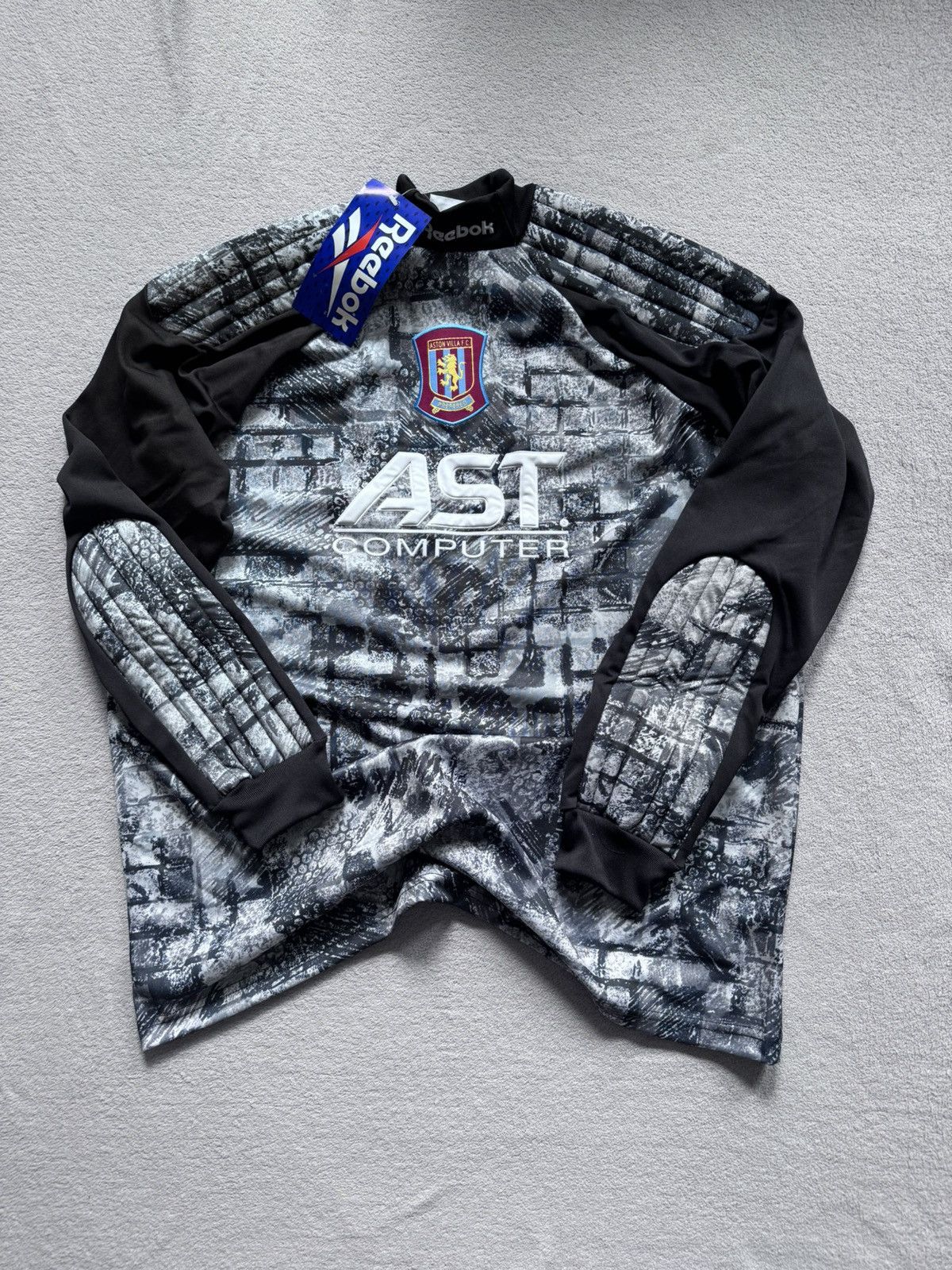 Reebok Aston Villa 1995/96 Reebok football vintage jersey Size US XL / EU 56 / 4 - 1 Thumbnail