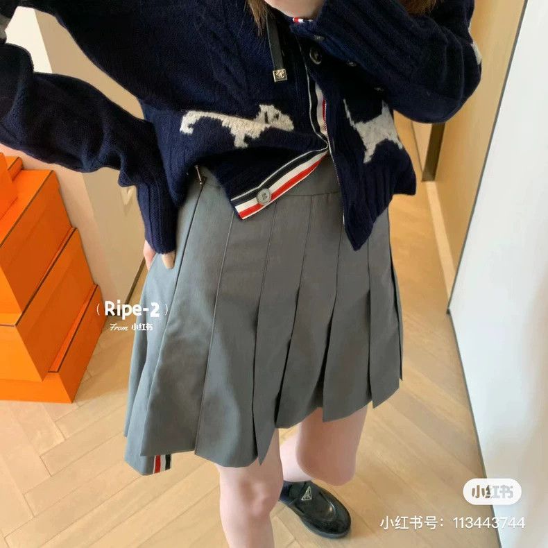 Thom Browne Thom browne Pleated skirt skirt 2503-Nextarrow Size 27" / US 4 / IT 40 - 7 Thumbnail