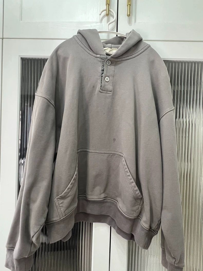 Fear of God FOG 6th Henry Neck Gray Sweatshirt M - dmc Size US M / EU 48-50 / 2 - 1 Thumbnail