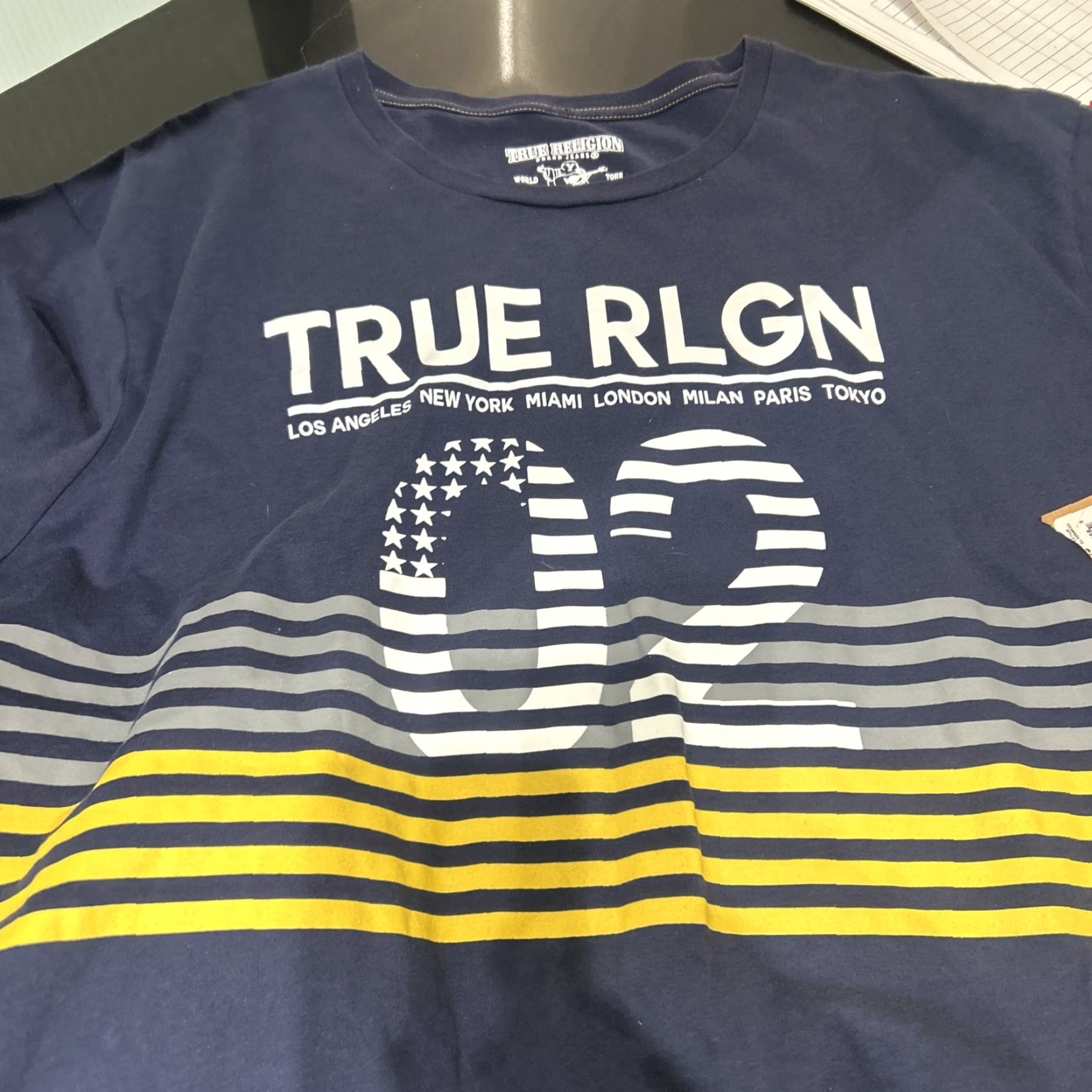 True Religion TRUE RELIGION T-SHIRT Navy Graphic Tee Flag Mens L Crew Neck Short Sleeve 100% Cotton NWT URLI Flag Motif Size US L / EU 52-54 / 3 - 3 Thumbnail